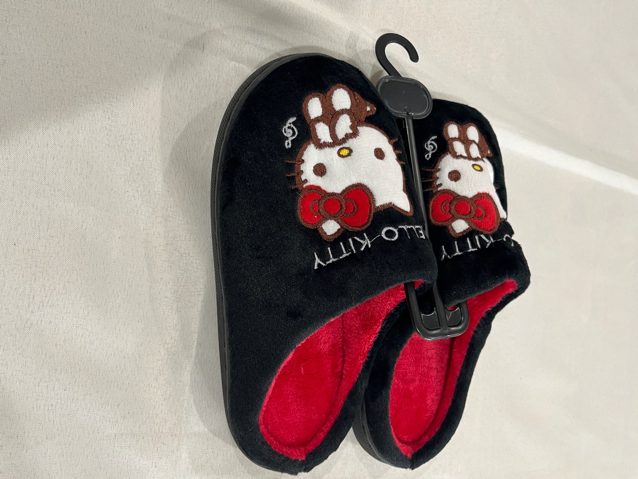 Children’s Hello Kitty Slippers image 2