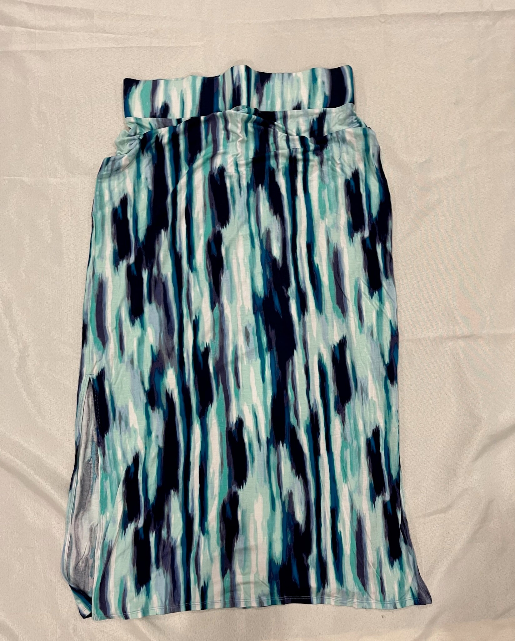 Women’s Flowy Skirt With Double Split image 3