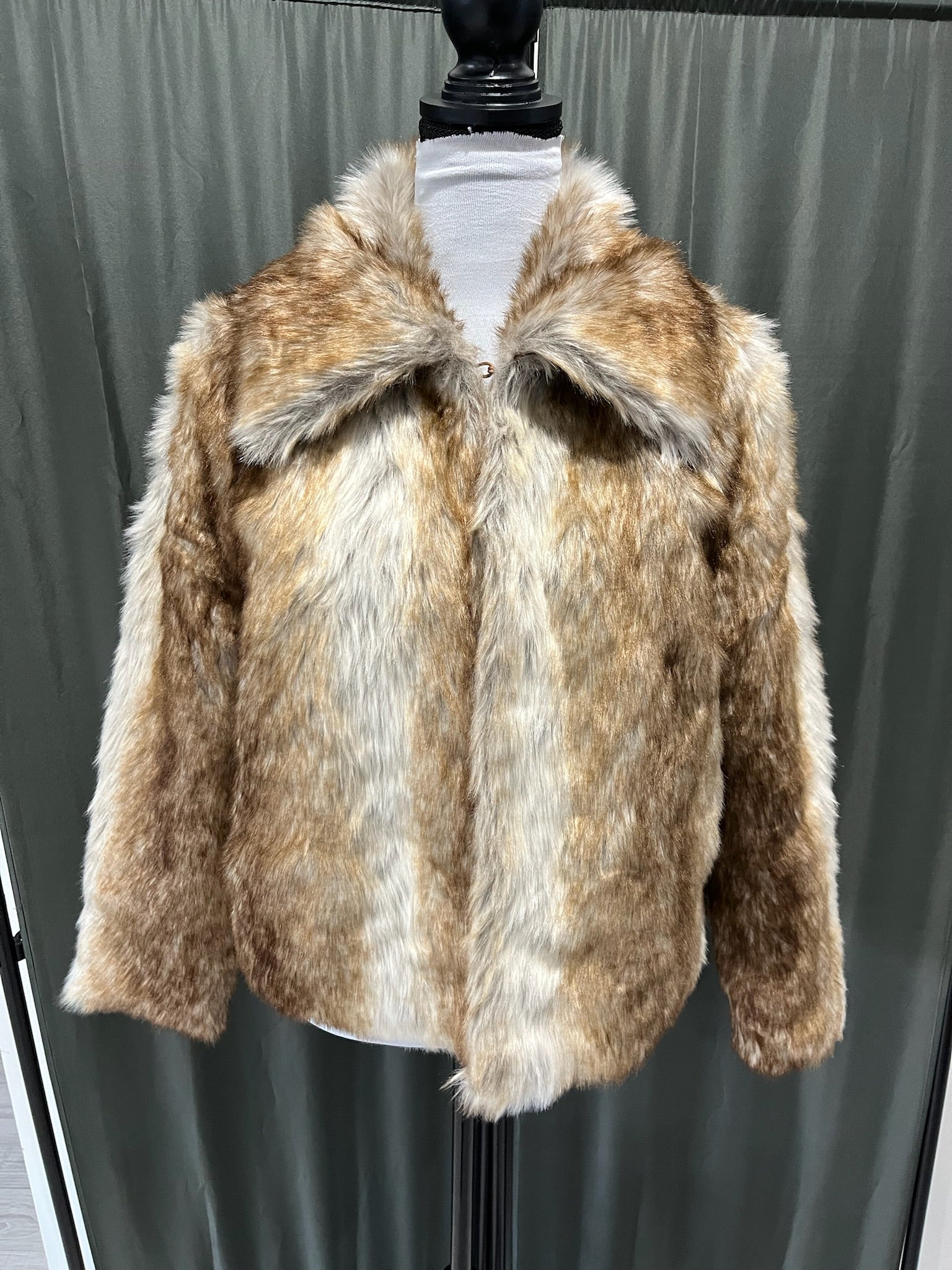 Women’s Faux Fur Coat image 0