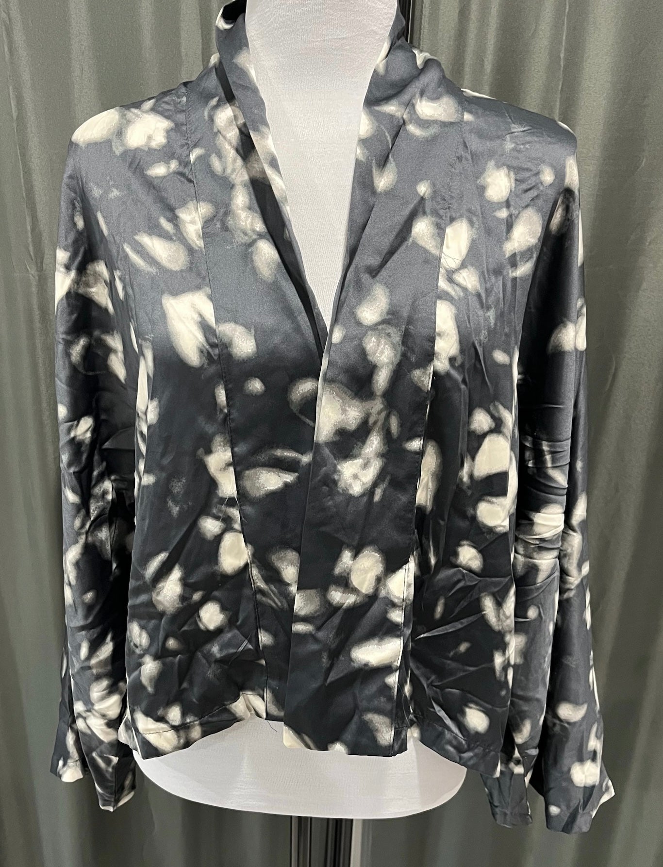 Floral Caridgan image 0