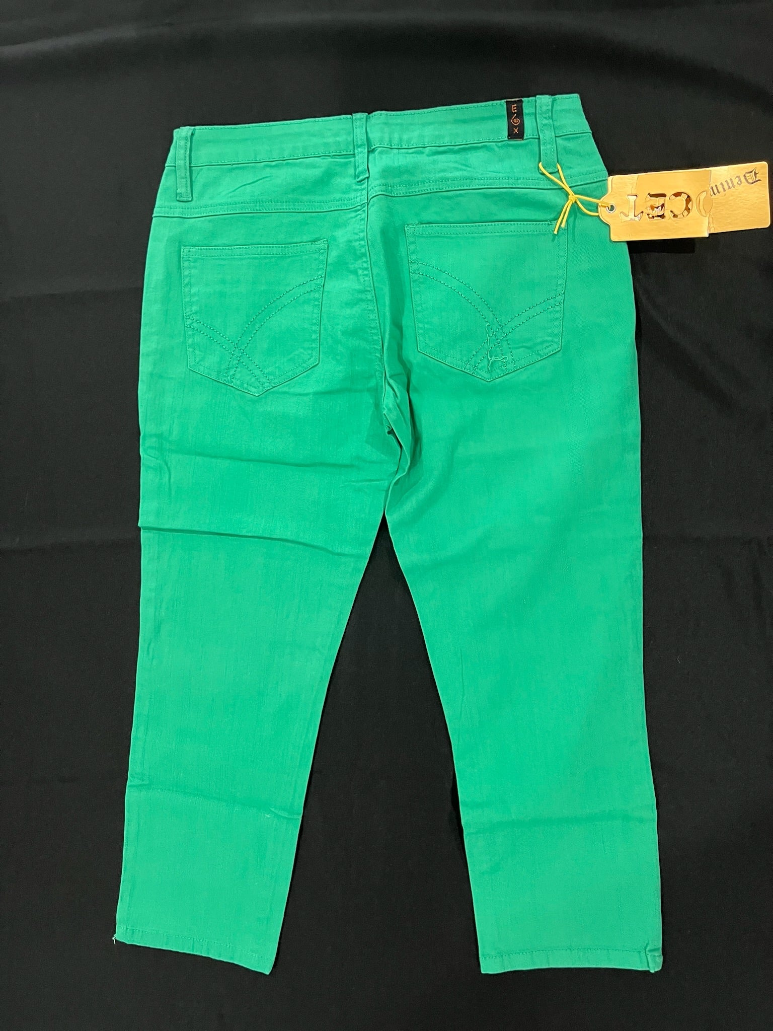 Women’s Green Jean Capri Pants image 1