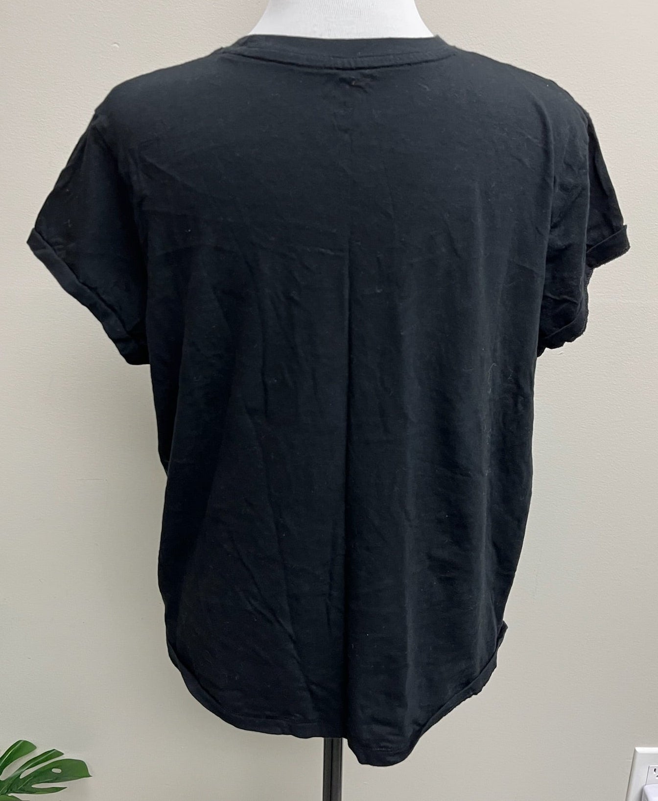 Used Women’s Black Shirt