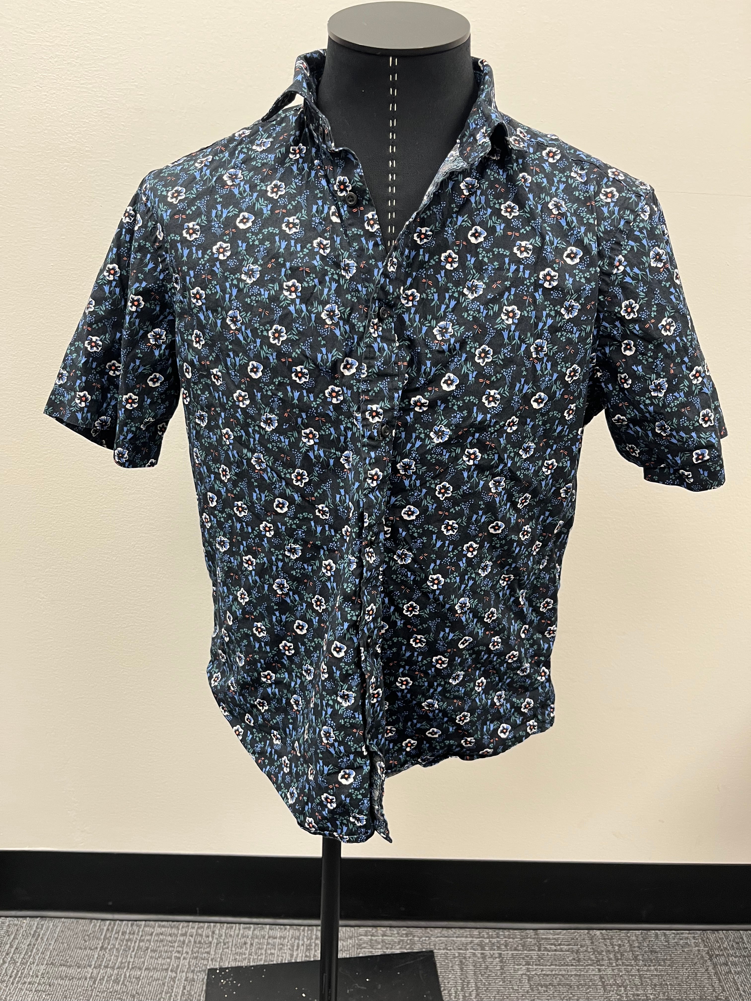 Used Men’s Blue Floral Button Up Shirt