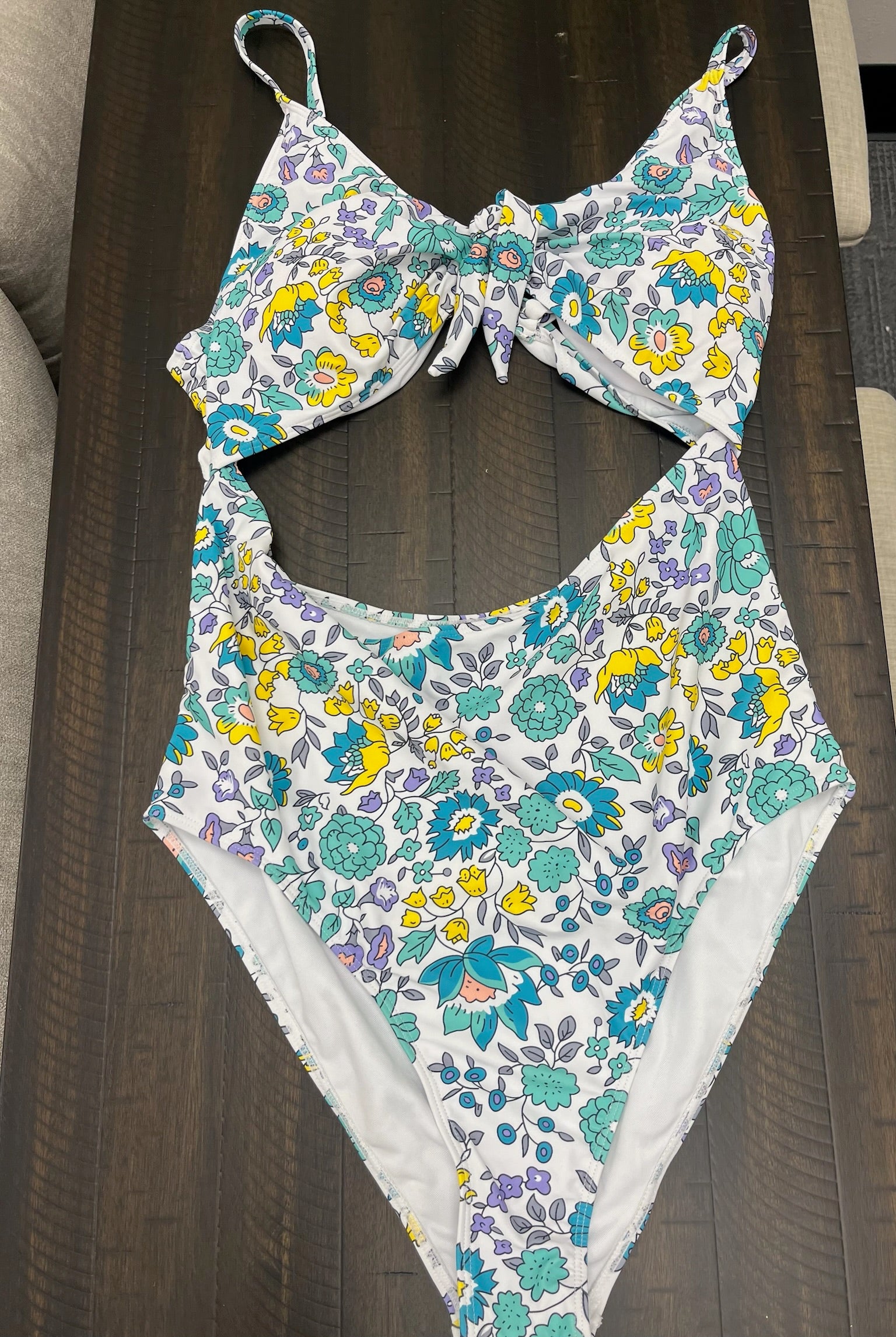 New Women’s Floral Swimsuit