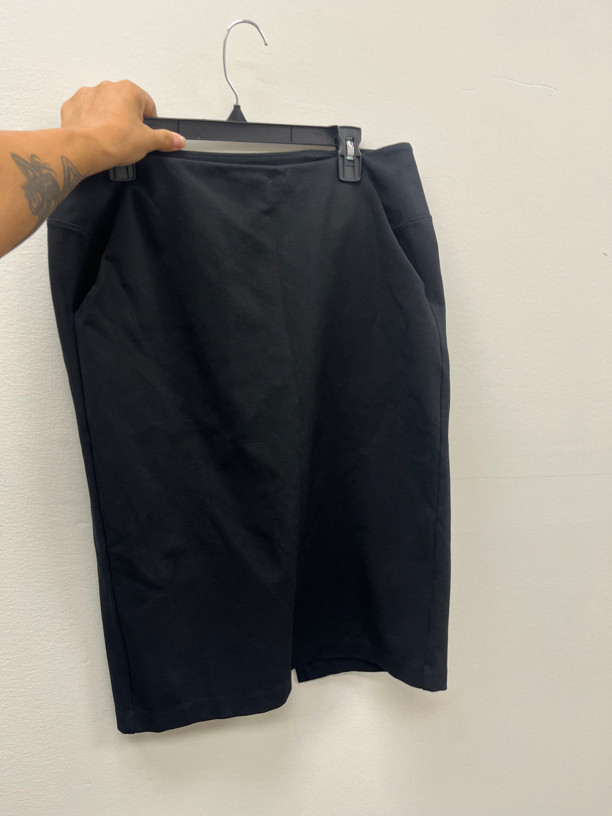 Used Women’s Black Skirt with Pockets