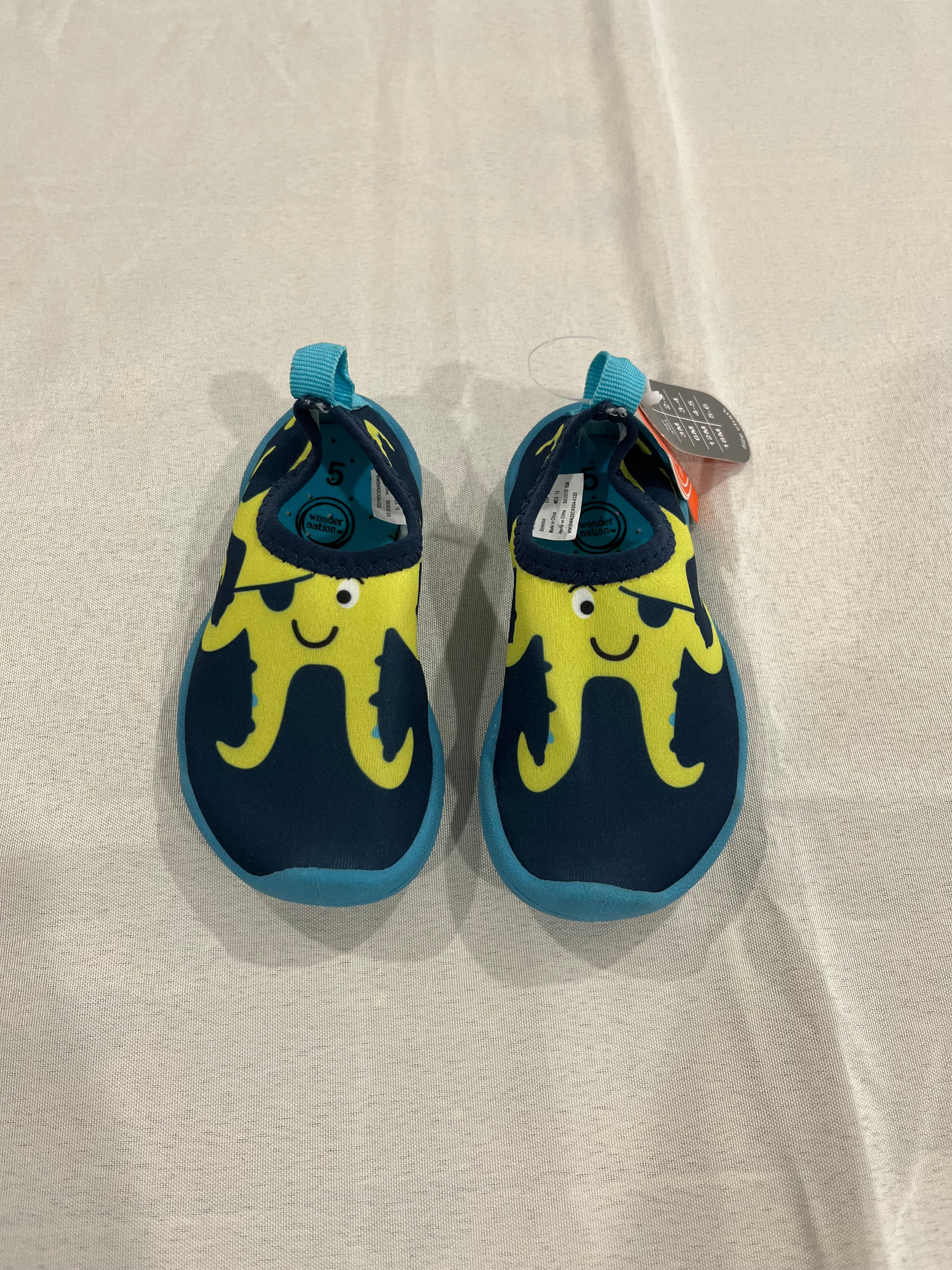 Water Shoes image 0