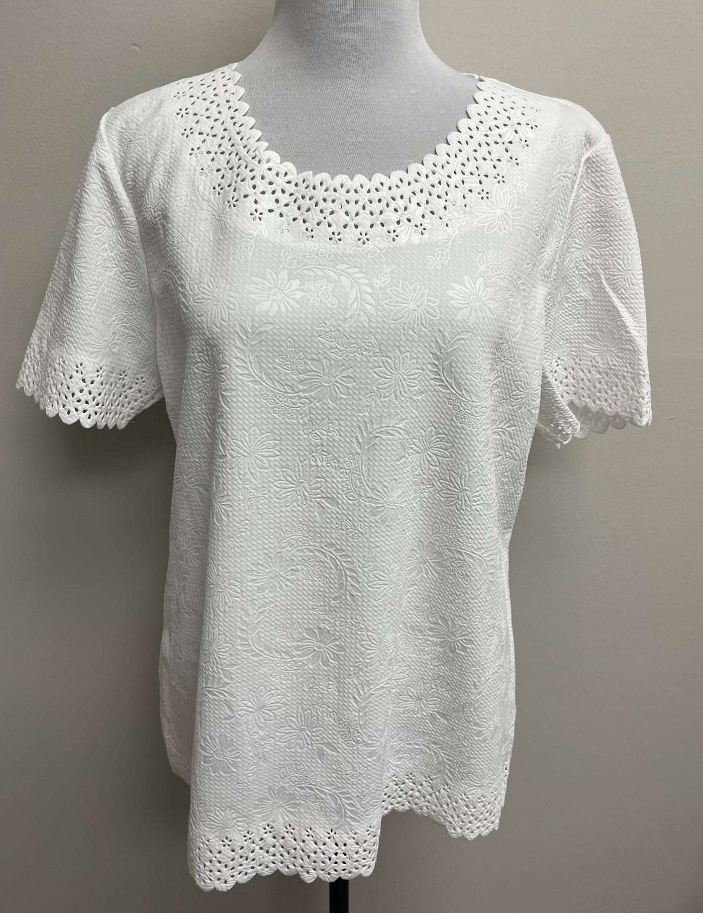 Women’s White Top