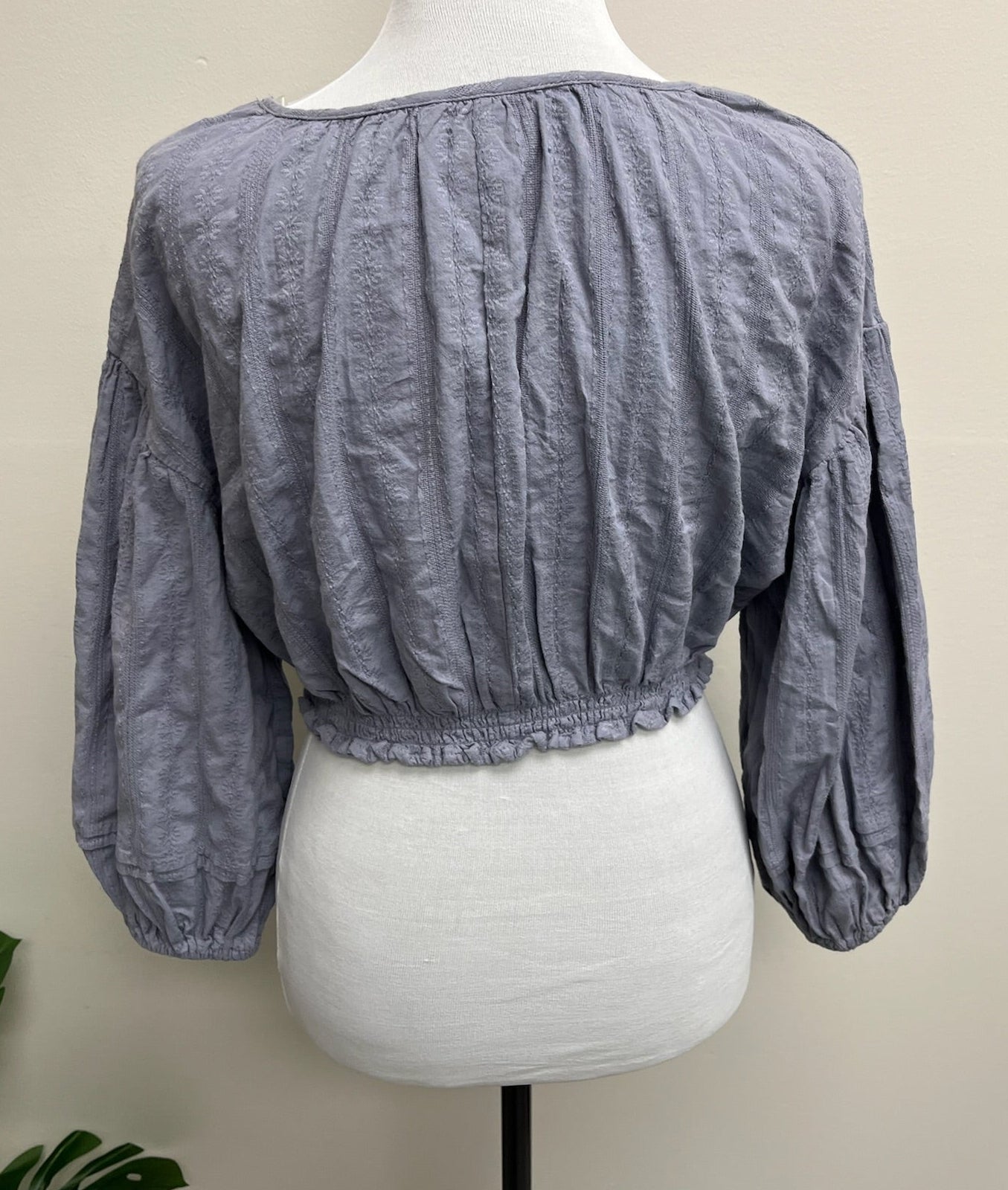 Used Women’s Crop Blouse
