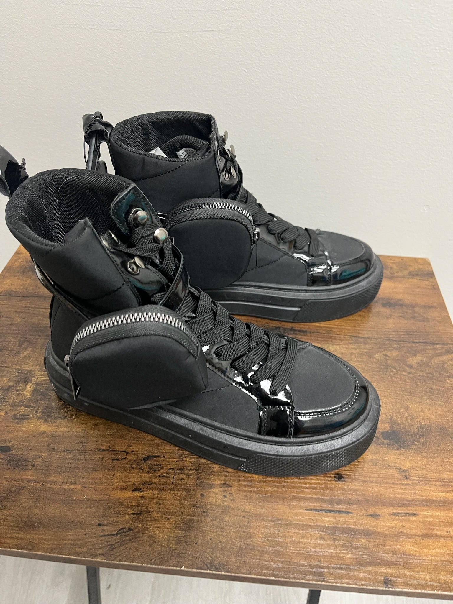 Women’s Black Boots With Ankle Pouch