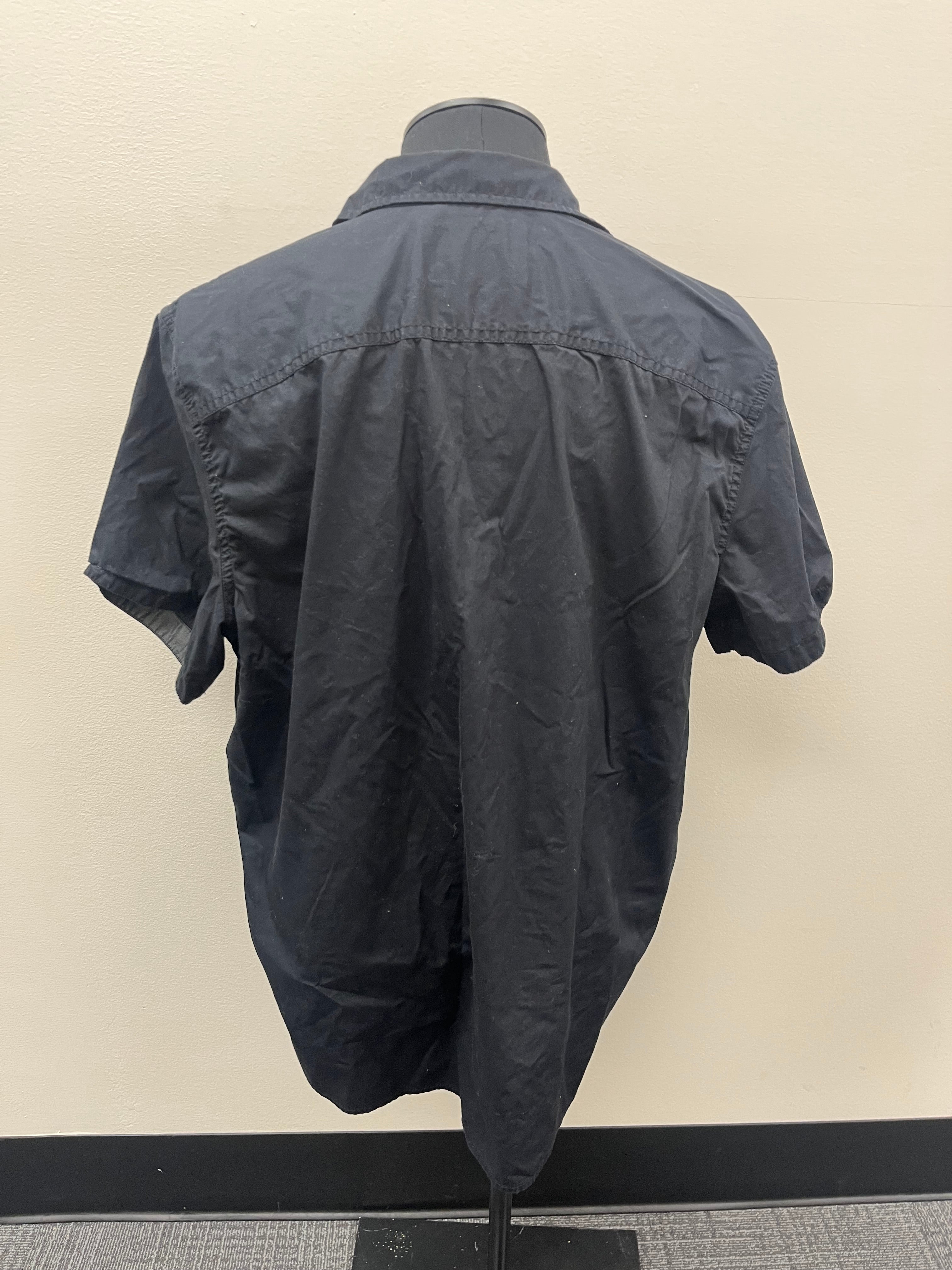 Used Men’s Black Button up Shirt