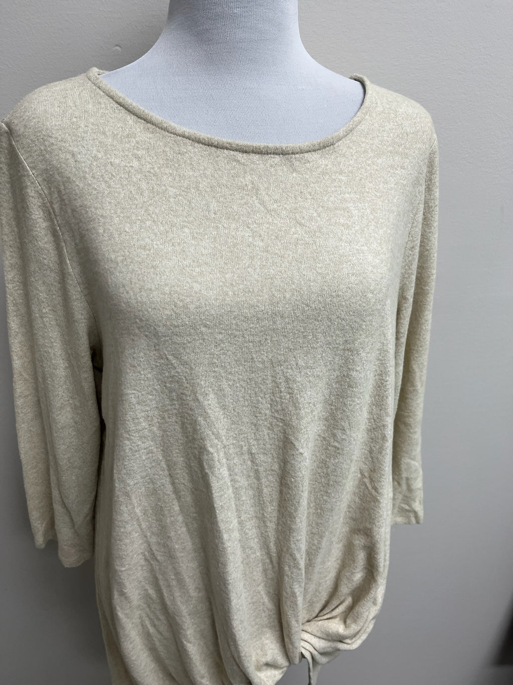 Used Women’s Beige Long Sleeve