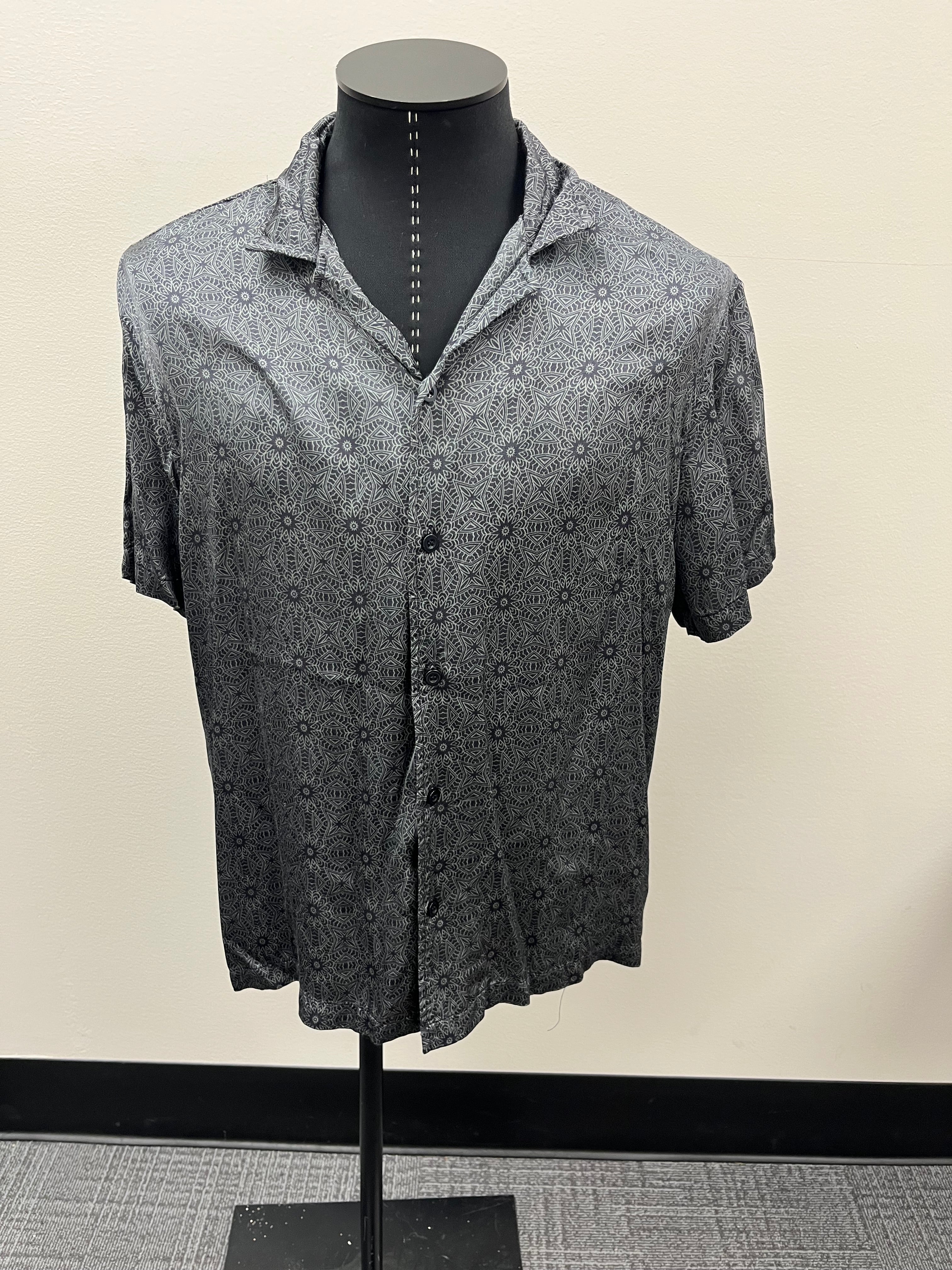 Used Men’s Grey Button up Shirt
