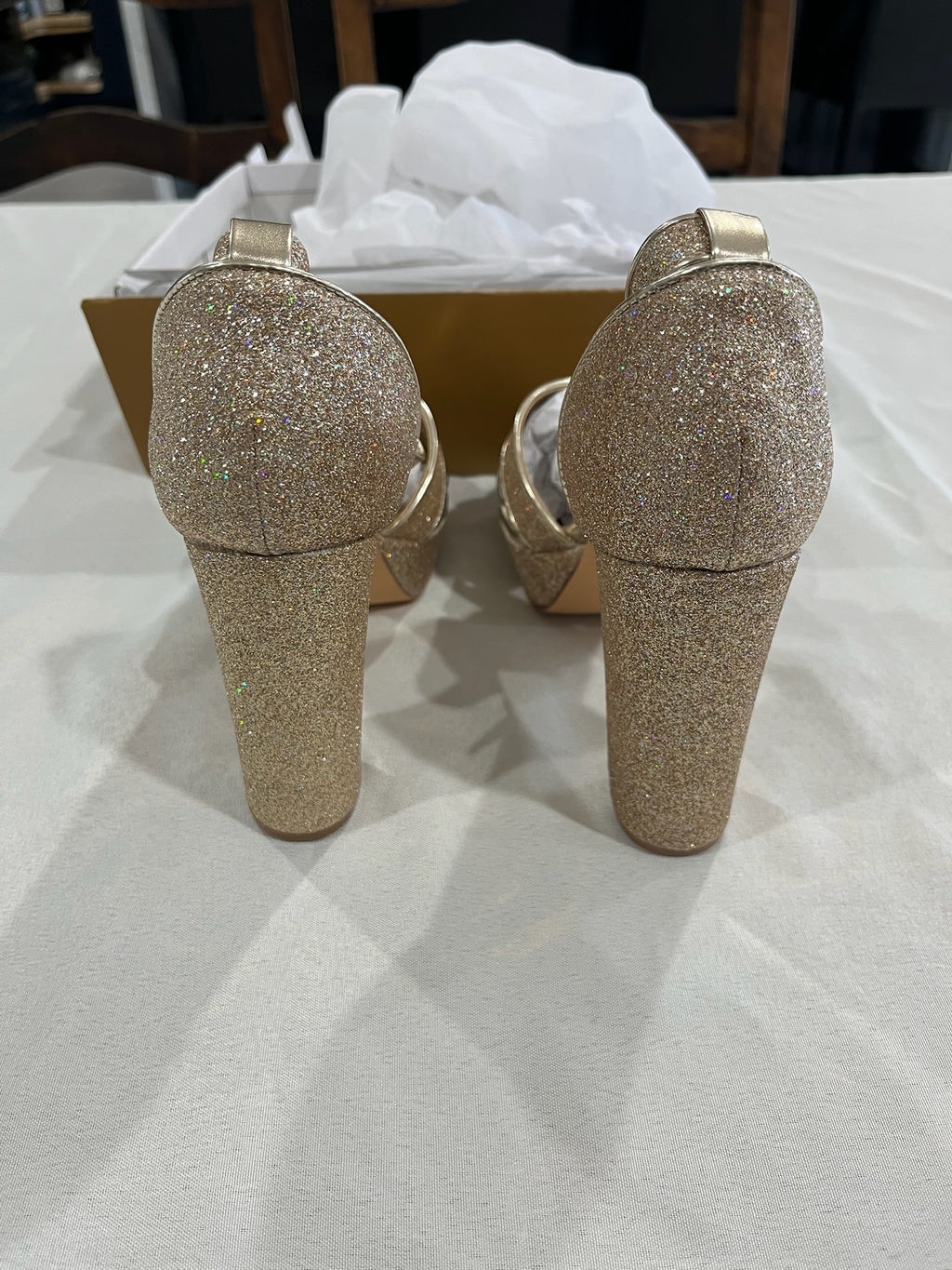 Women’s Gold Glittery Heels image 4