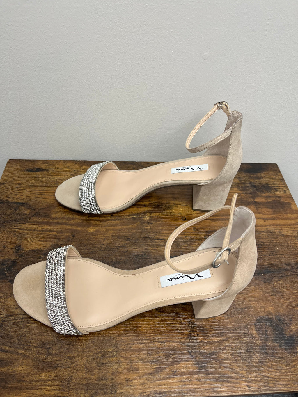 Used Women’s Tan Sparkly Heels