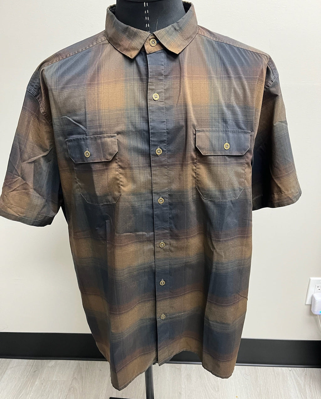 Used Men’s Brown Flannel Shirt