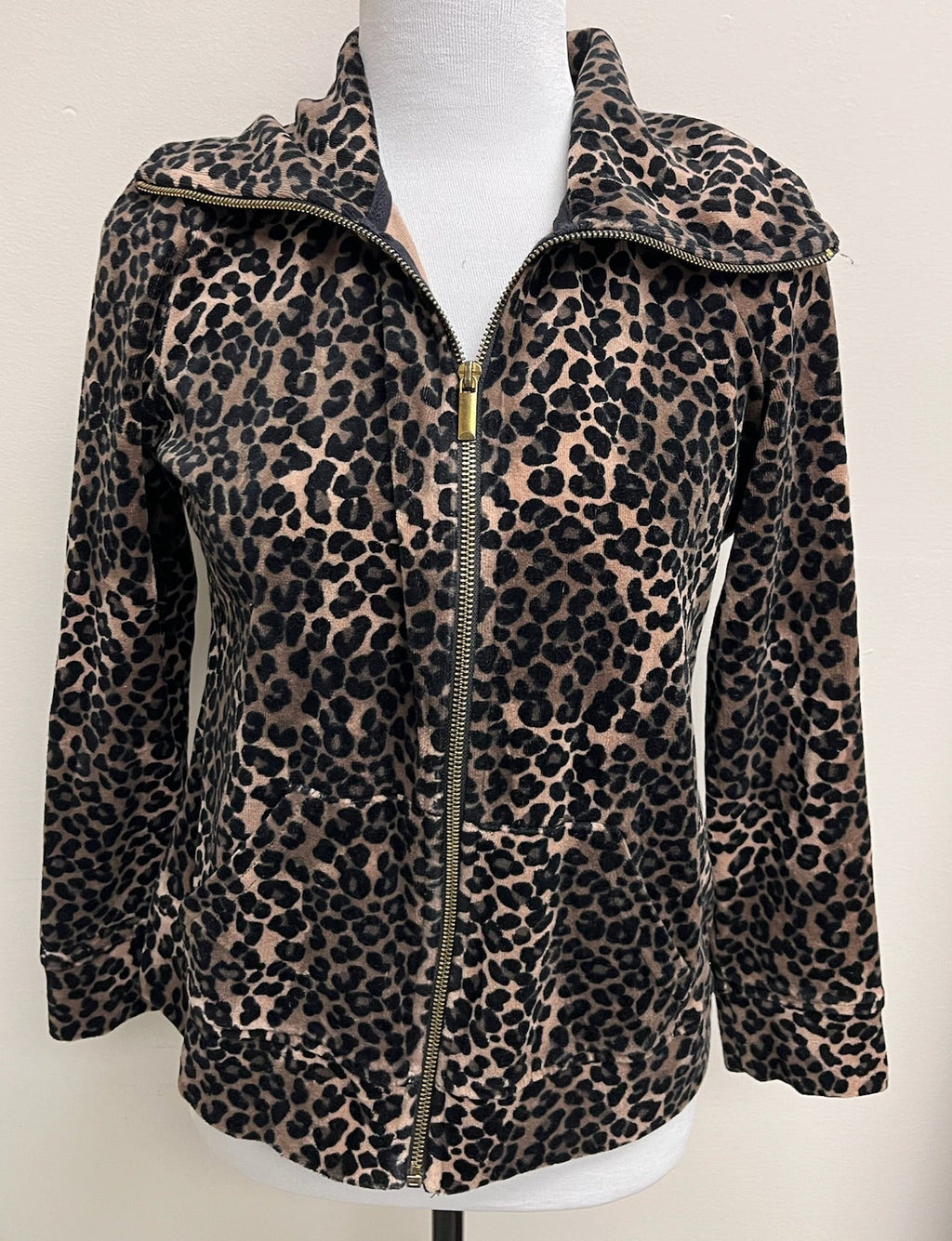 Used Women’s Leopard Zip Up Sweater