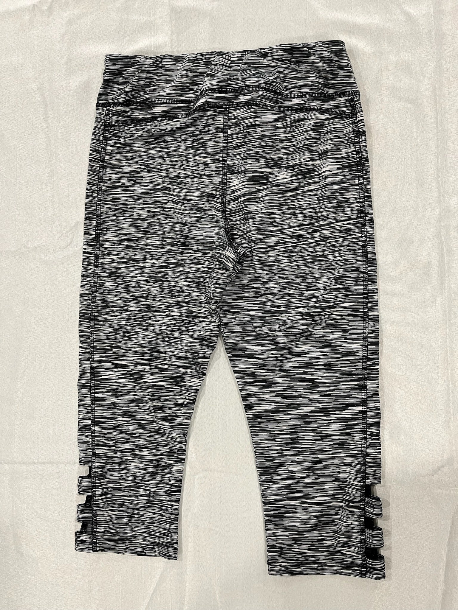 Women’s Exercise Capris image 2