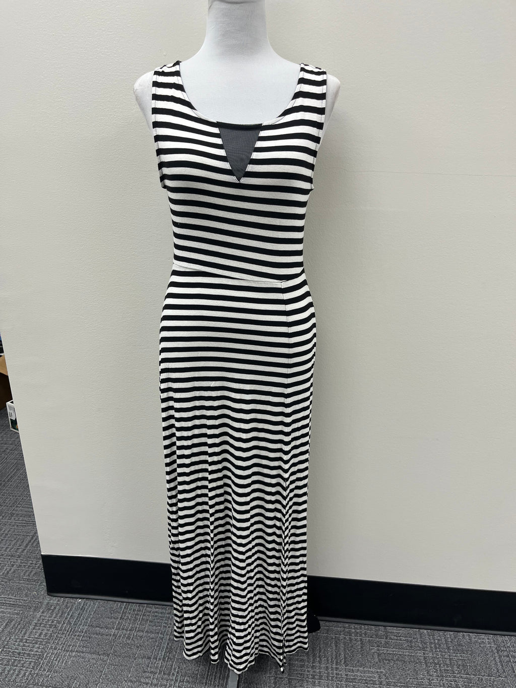 Used Women’s Striped Maxi Dress
