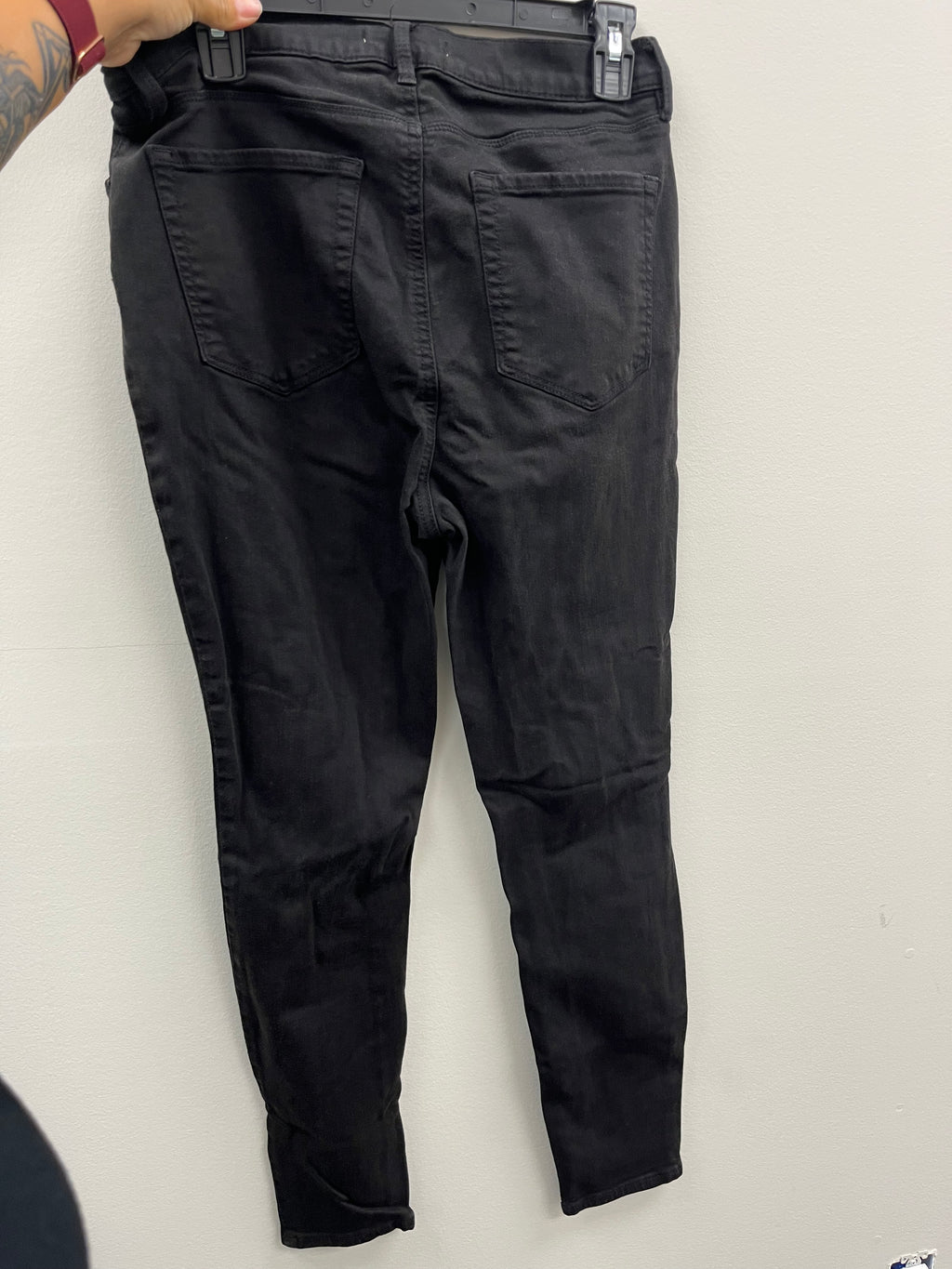 Used Women’s Black Ripped Jeans