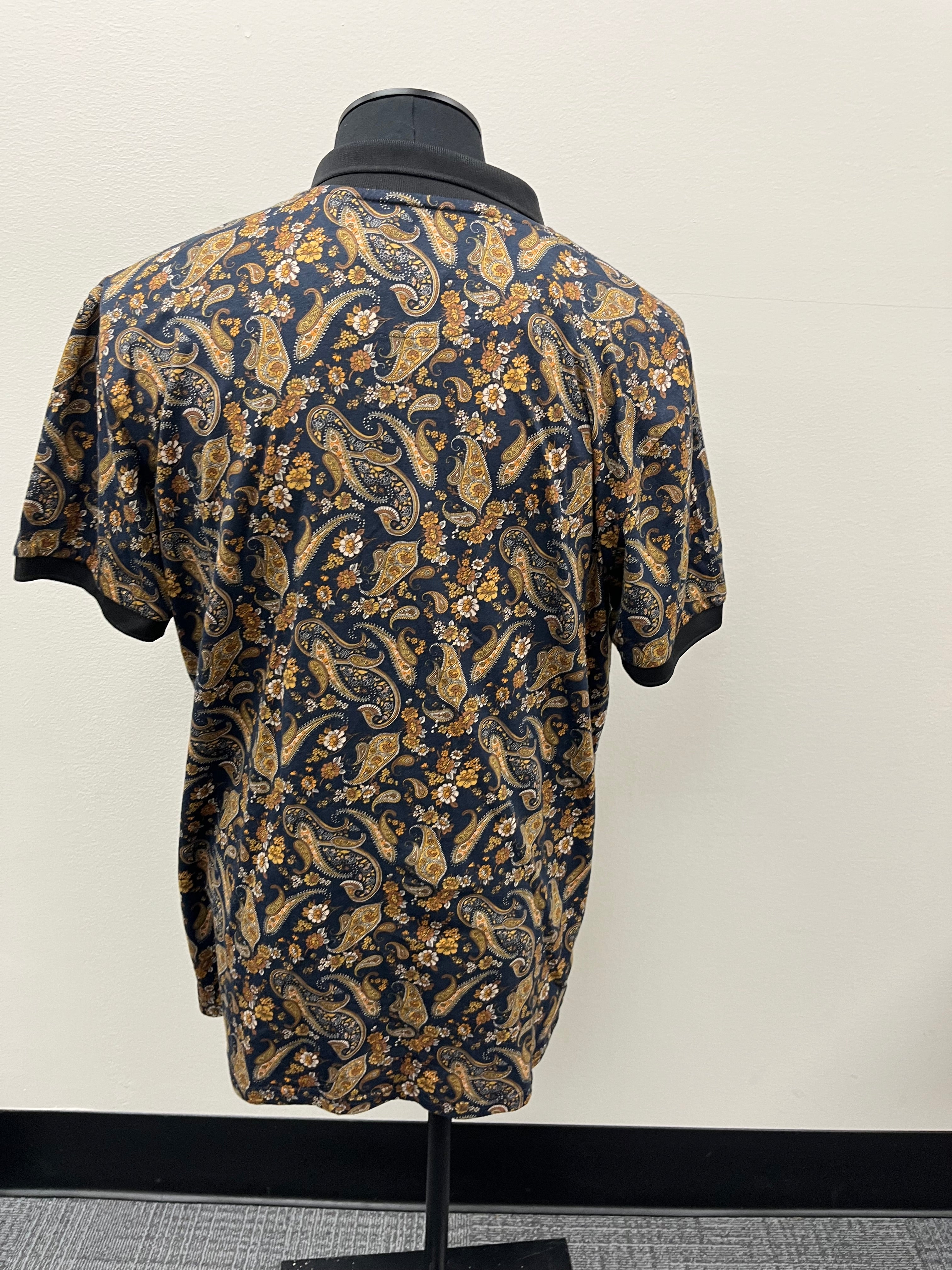 Used Men’s gold Leaf Shirt