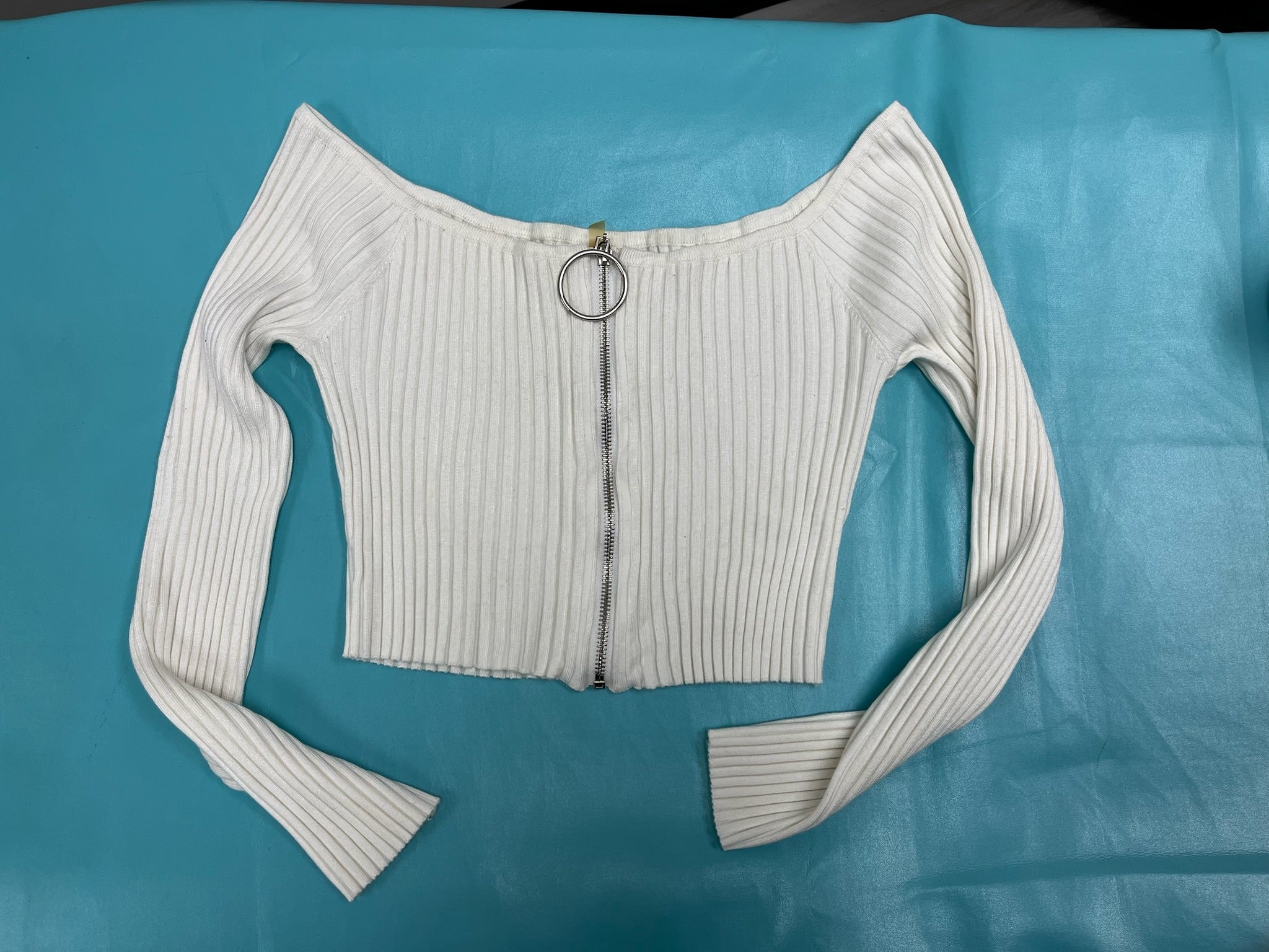 Used Women’s White Crop Top