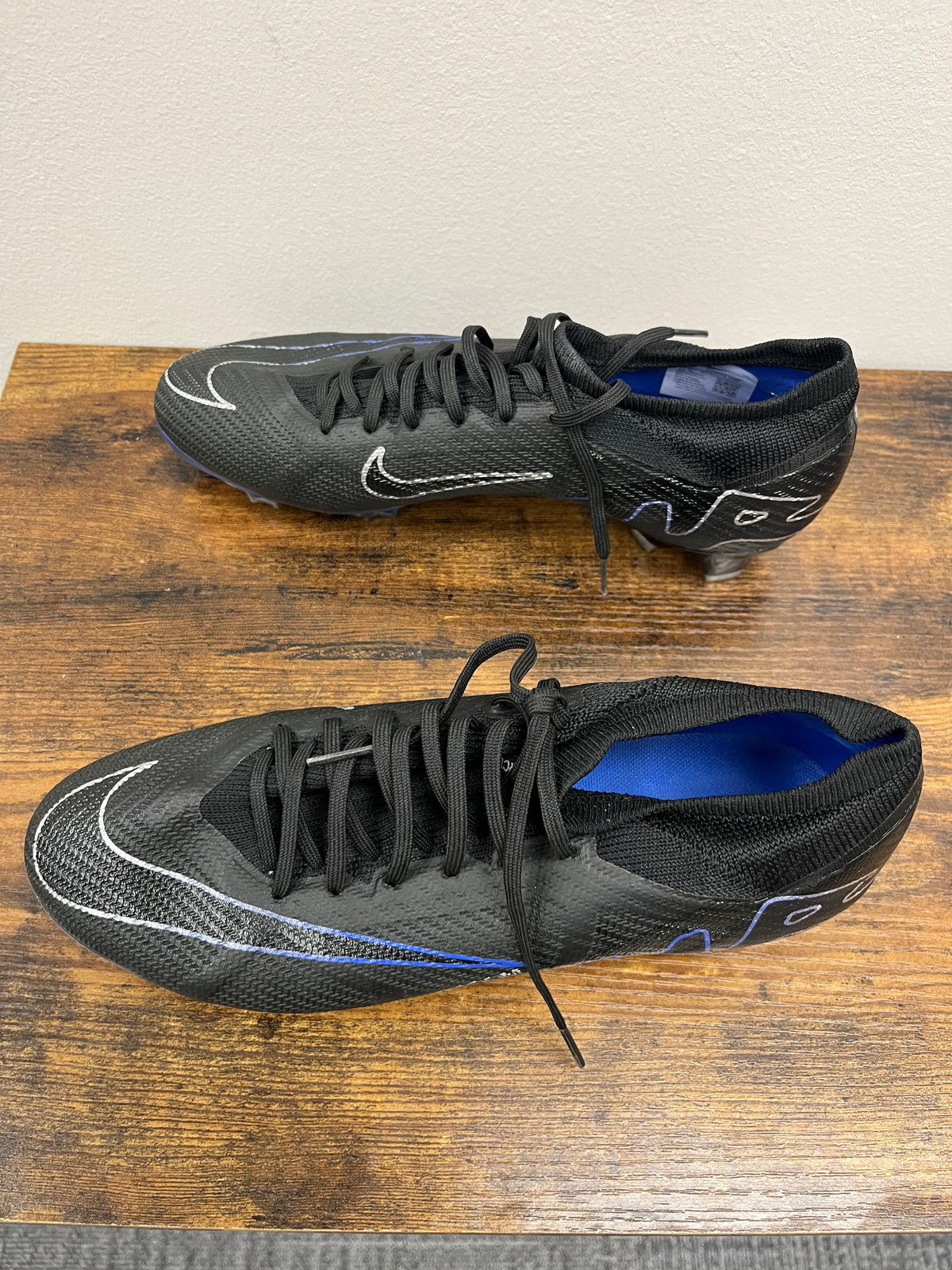 Used Men’s Black Cleats