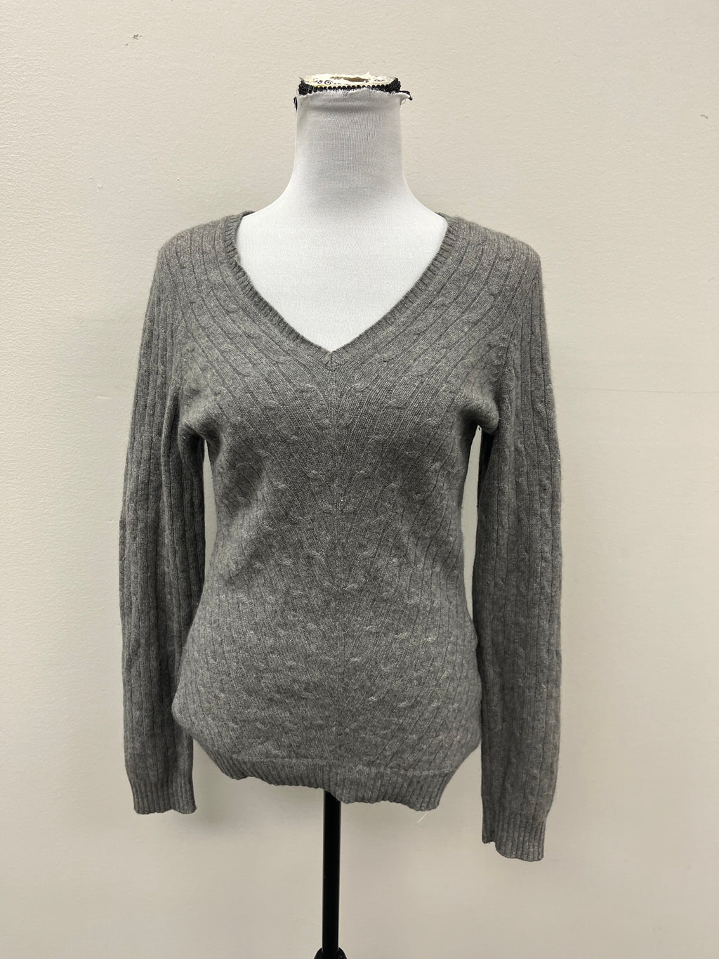 Used Women’s Grey Sweater Shirt