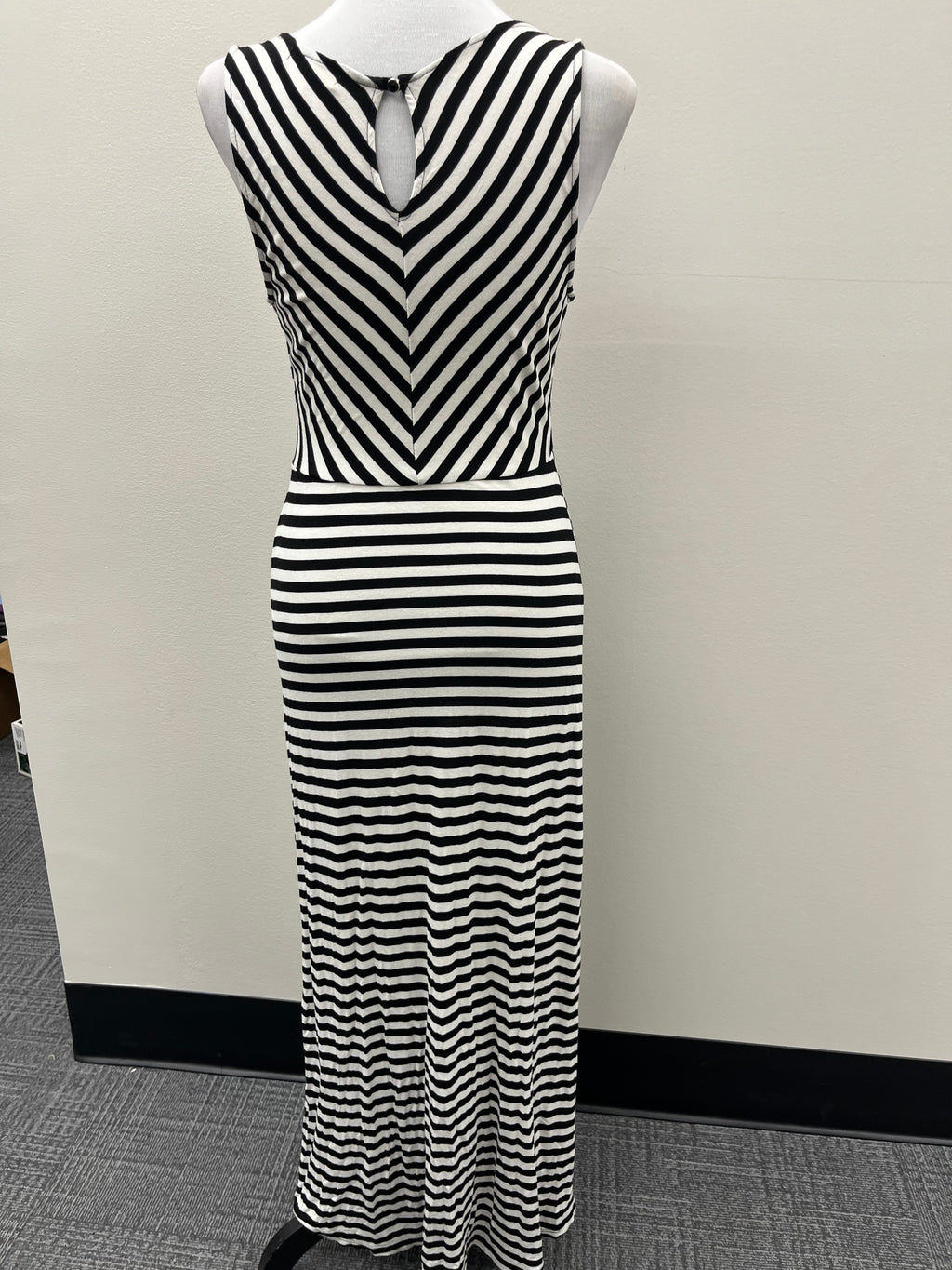 Used Women’s Striped Maxi Dress