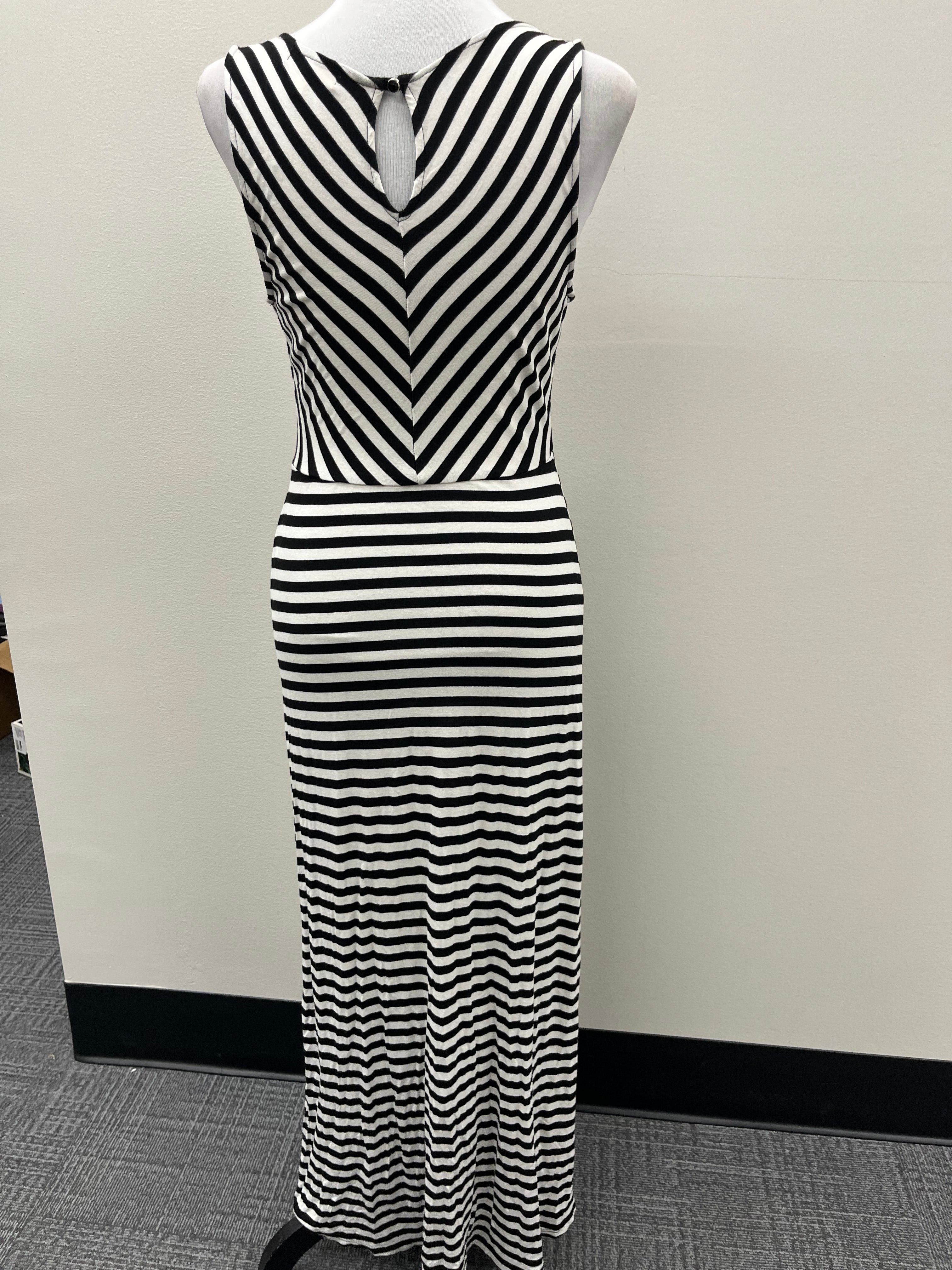 Used Women’s Striped Maxi Dress