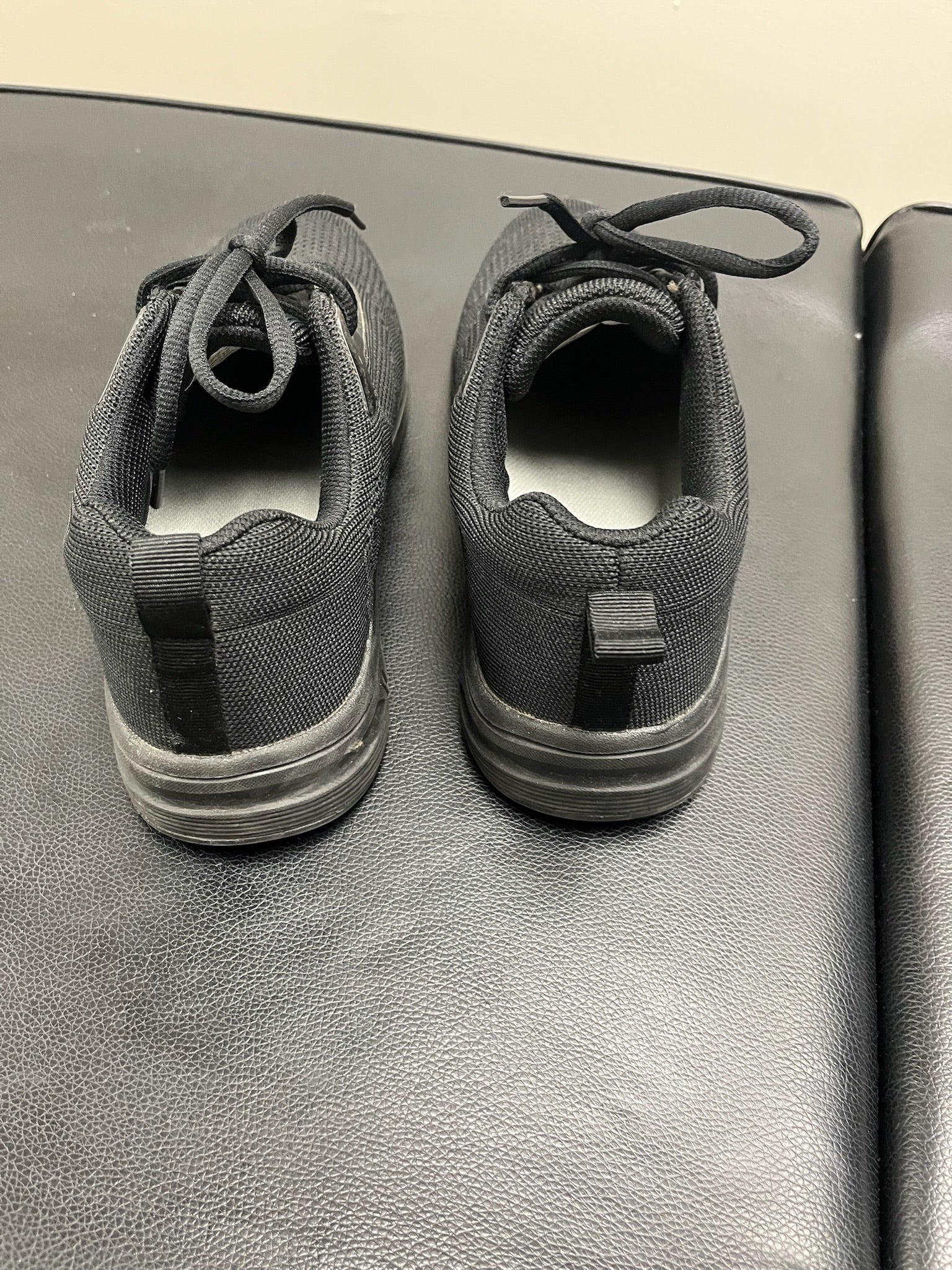 Women’s Black Slip Resistant Sneakers