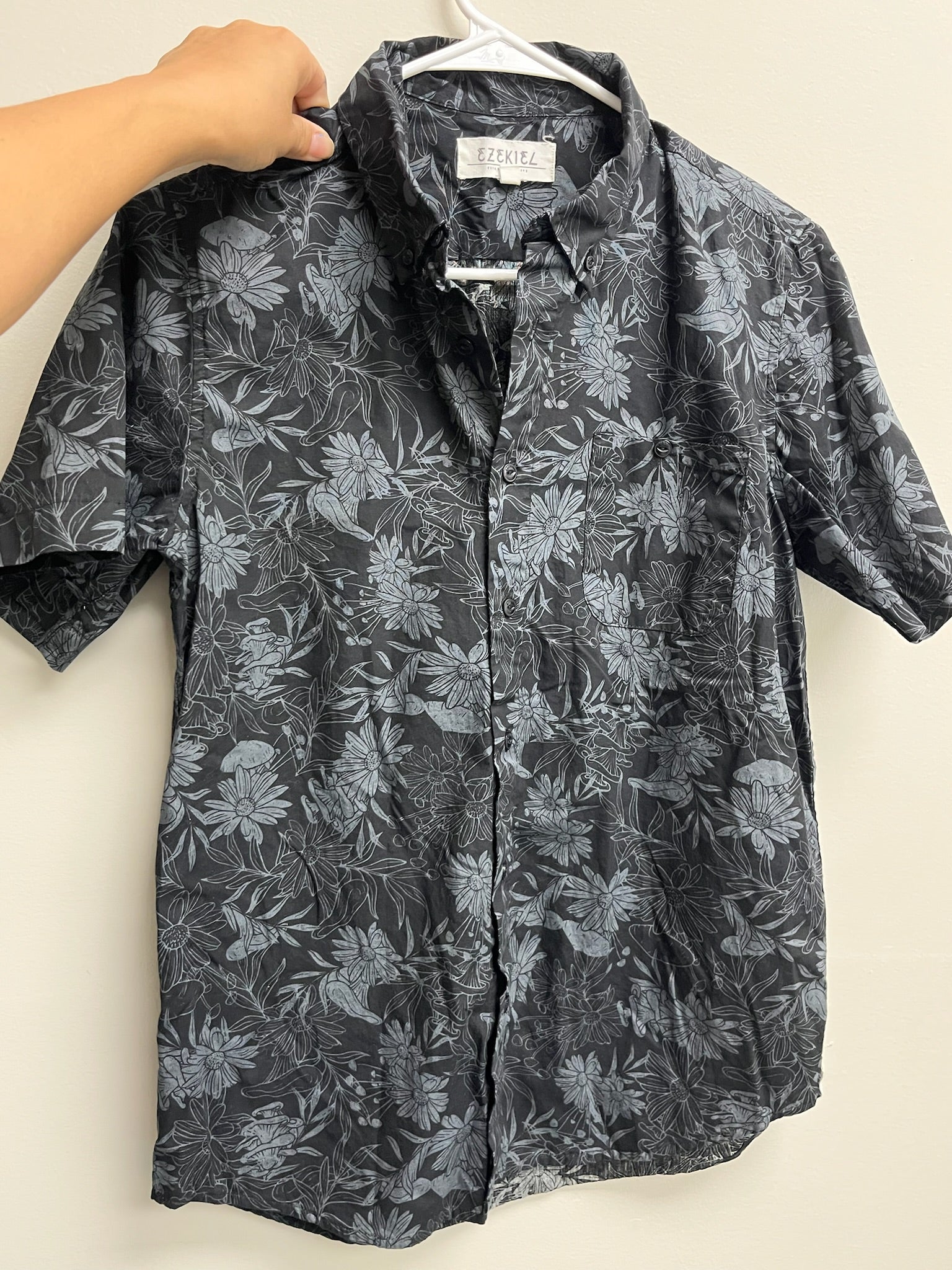 Used Men’s Button Up Shirt