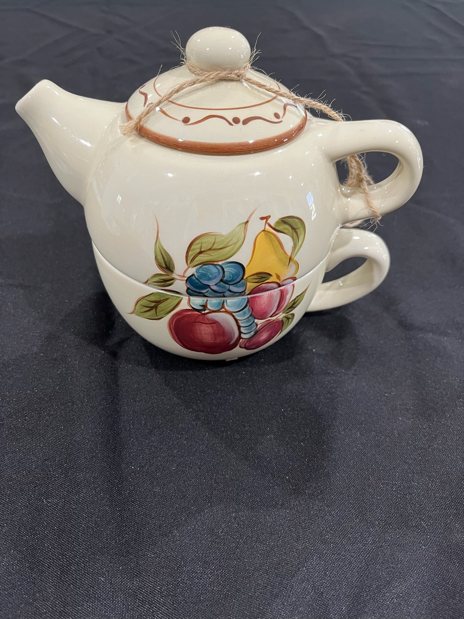 Stackable Teapot and Cup Set image 2