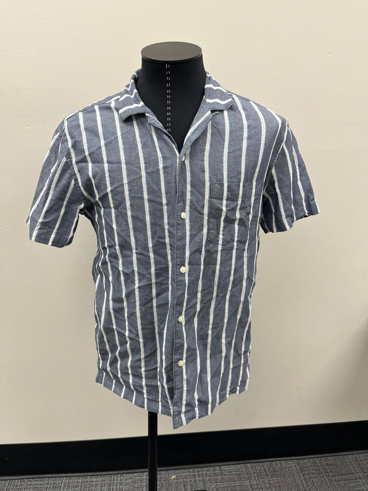 Used Men’s Striped Button up Shirt