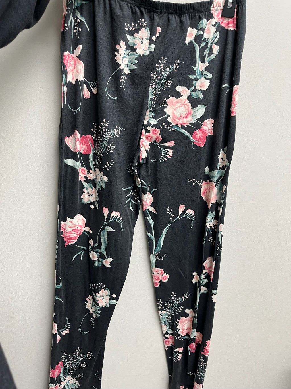 New Women’s 2 Piece Floral Set