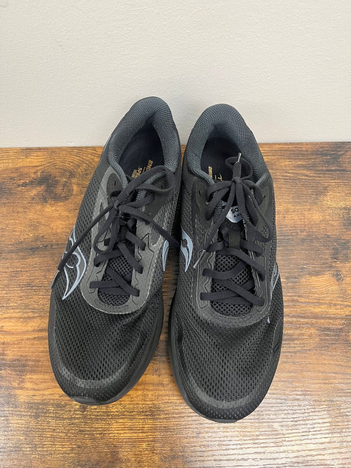 Used Men’s Black Sneakers