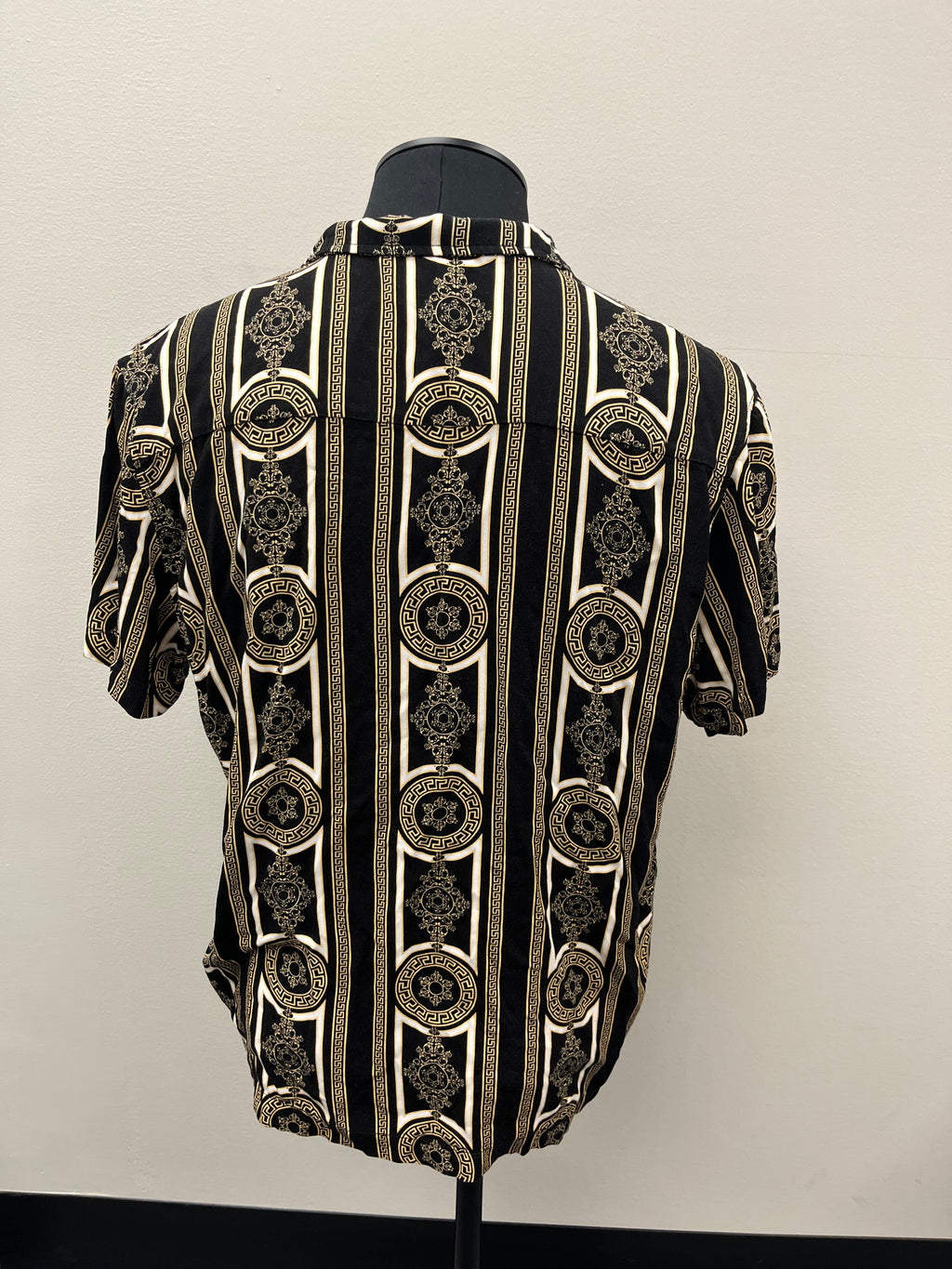 Used Men’s Black and Gold Button up Shirt