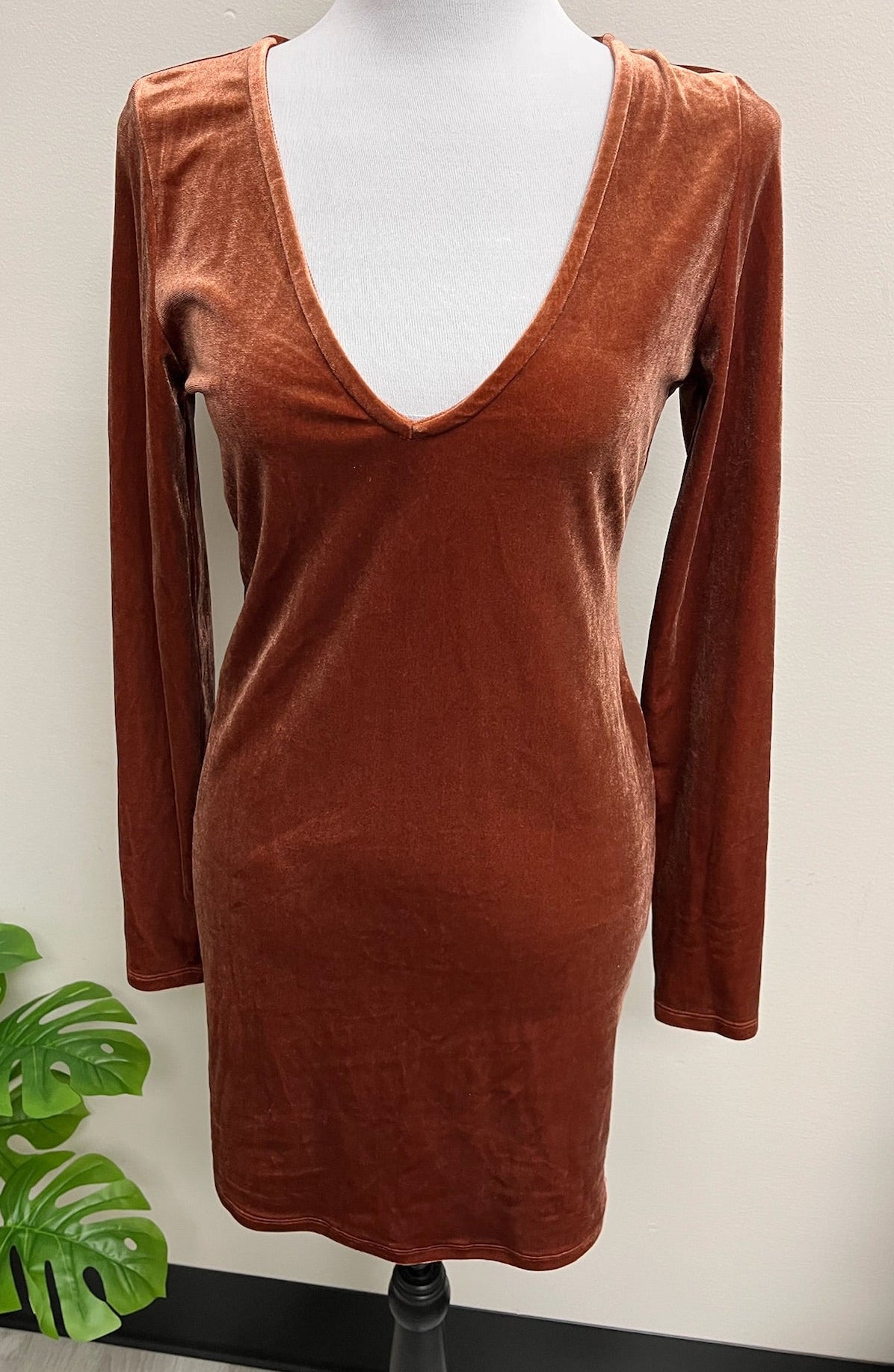 Used Women’s Tan Long Sleeve Dress