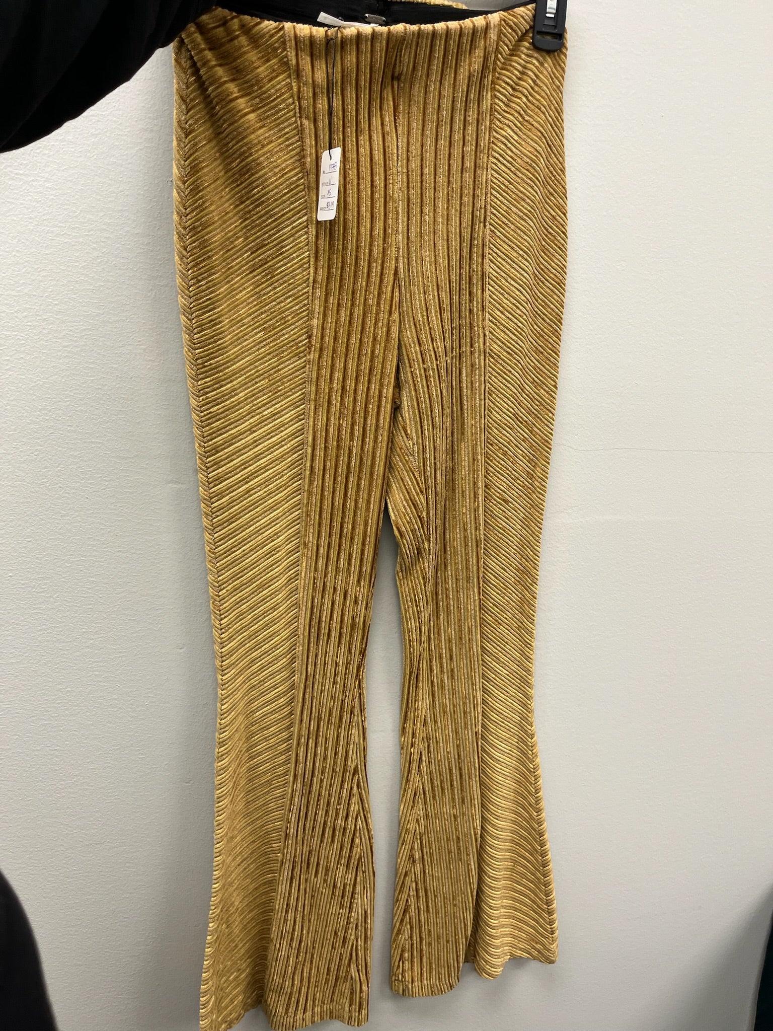 Used Women’s Corduroy Flare Pants