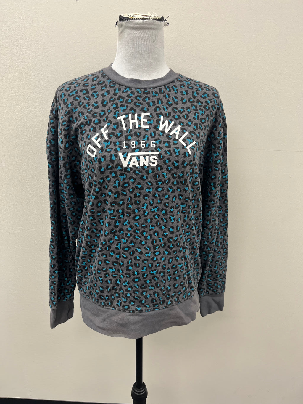 Used Women’s Leopard Crewneck Sweater