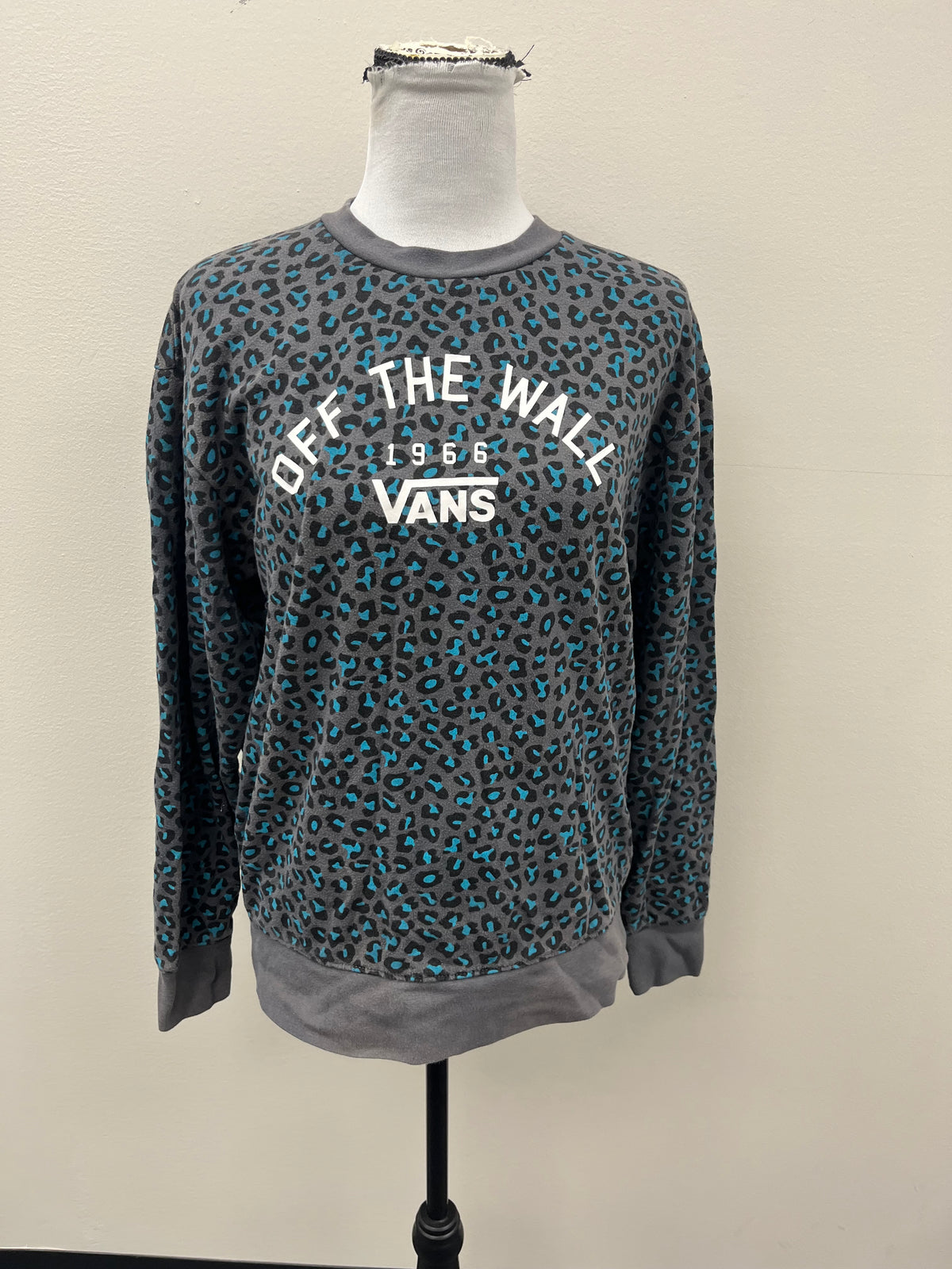 Used Women’s Leopard Crewneck Sweater