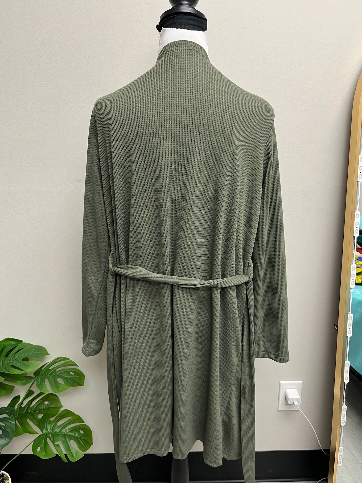 Used Women’s Three Piece Green Crop Top, Shorts & Cardigan Set