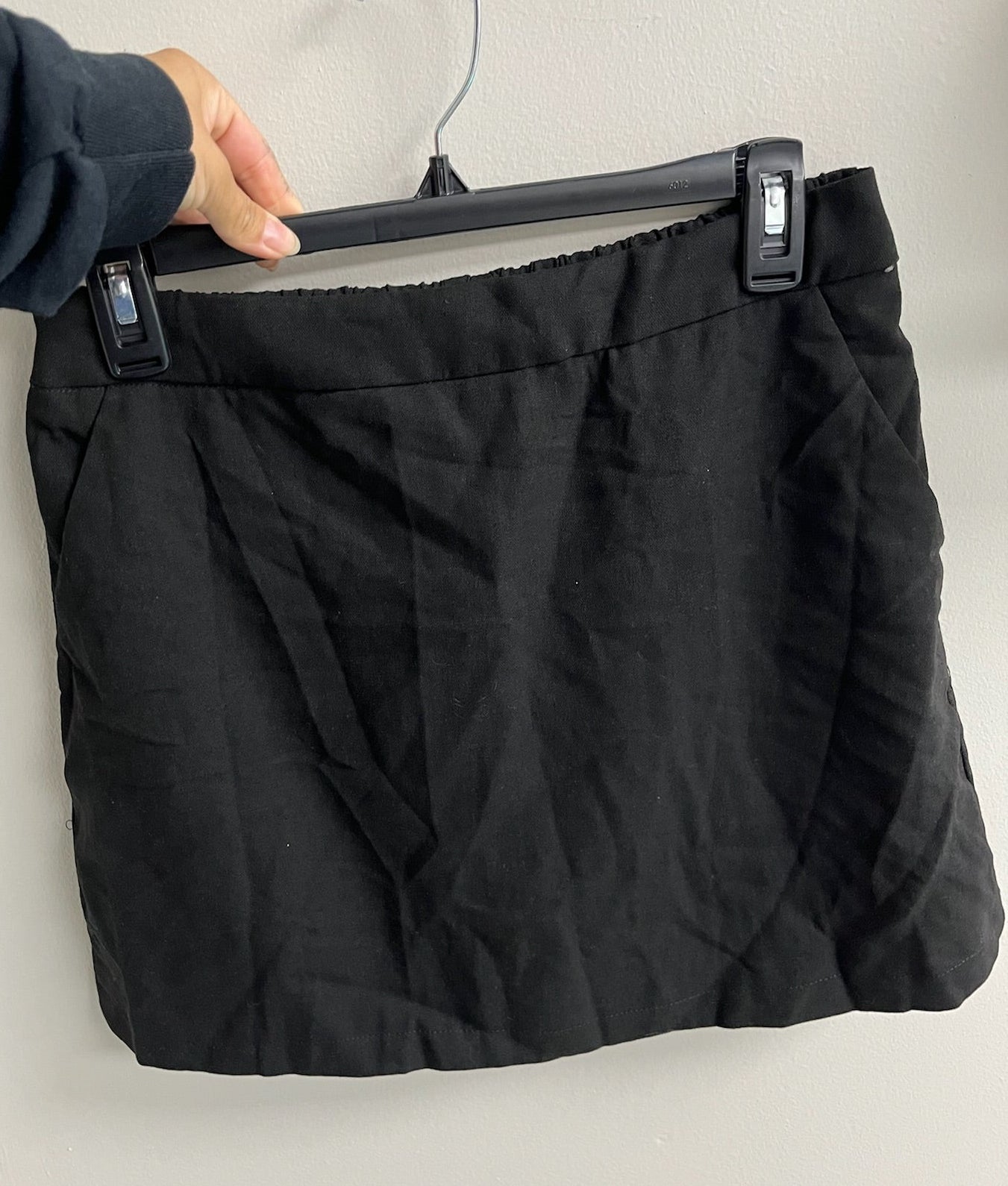 Women’s Black Skirt With Pockets