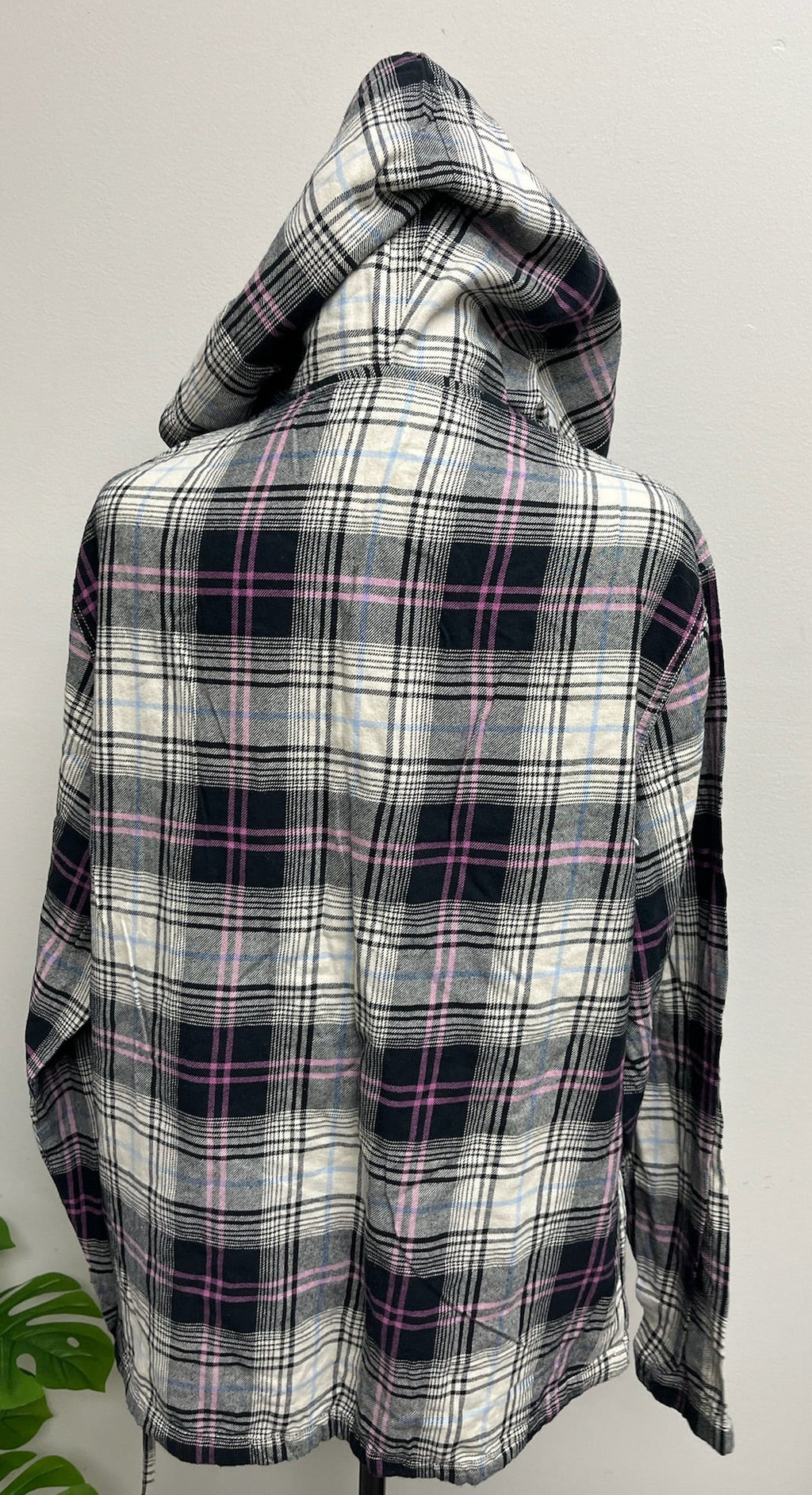 Used Women’s Hooded Flannel Sweater