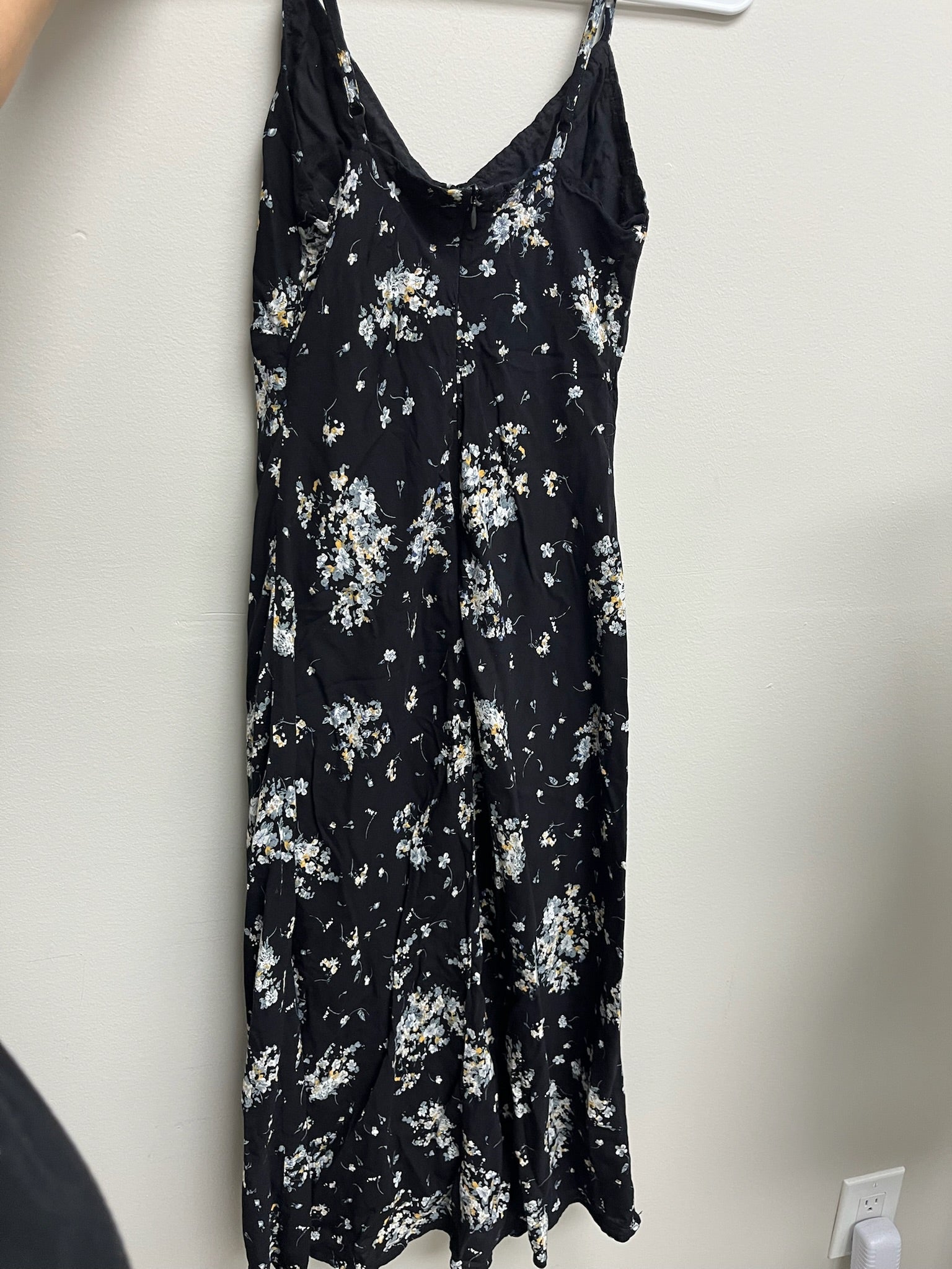 Used Women’s Black Floral Dress