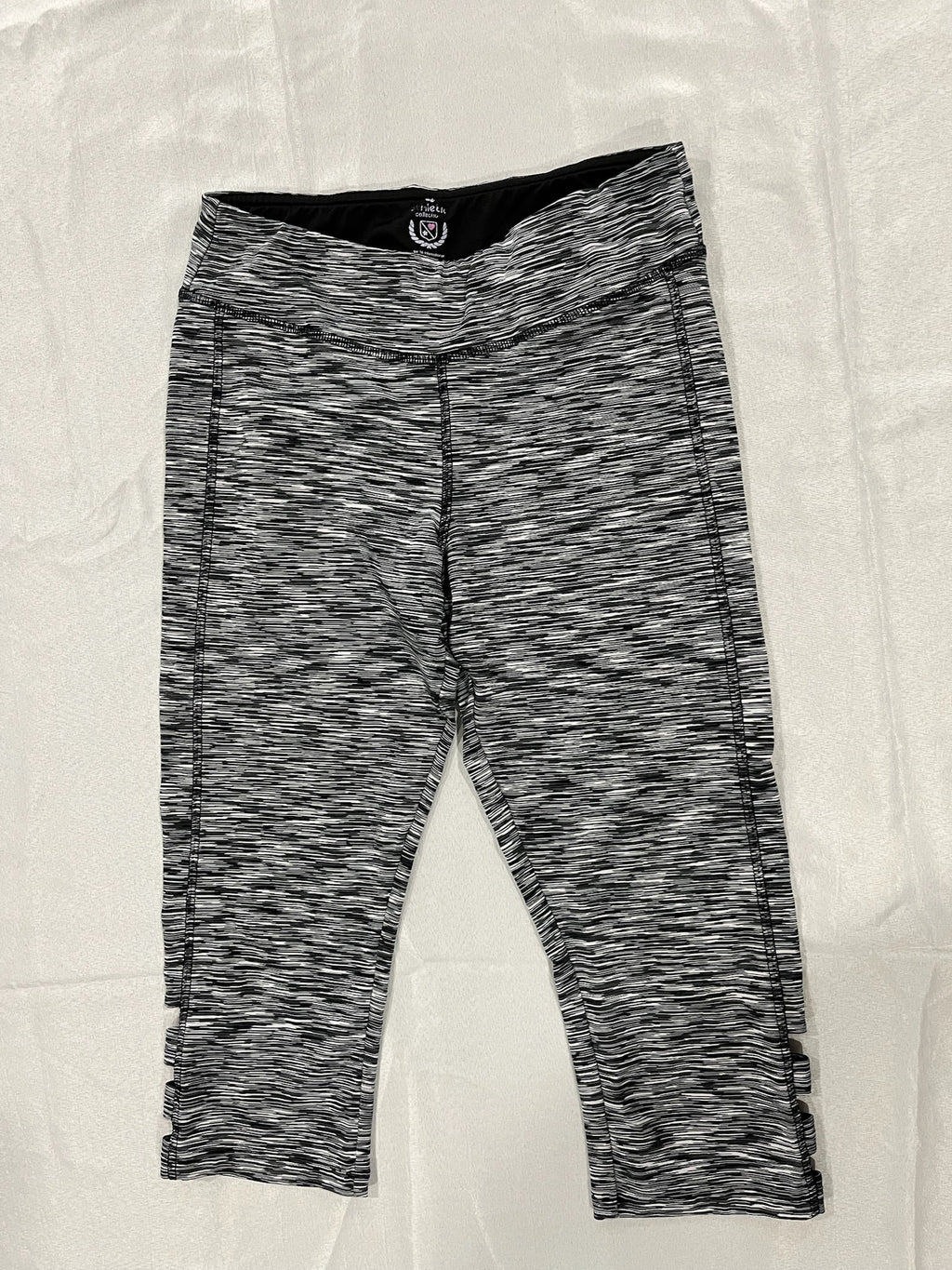 Women’s Exercise Capris image 0