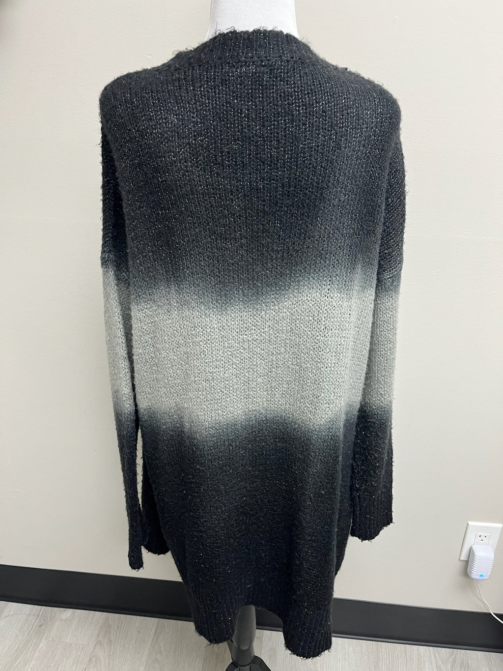 Used Women’s TriColor Cardigan