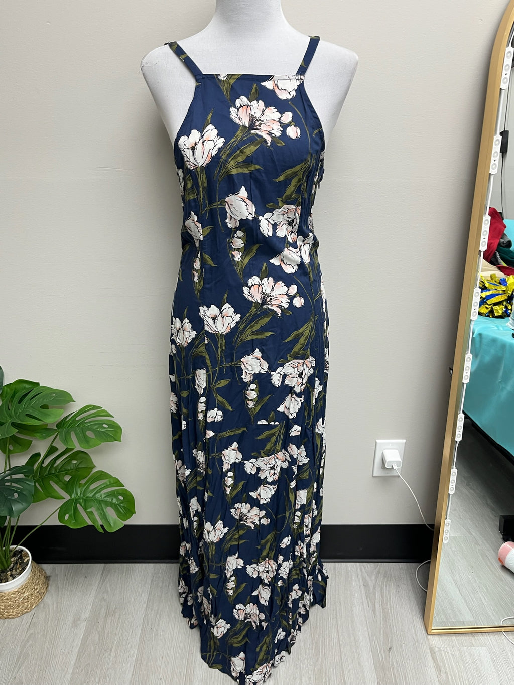 Used Women’s Blue Floral Dress