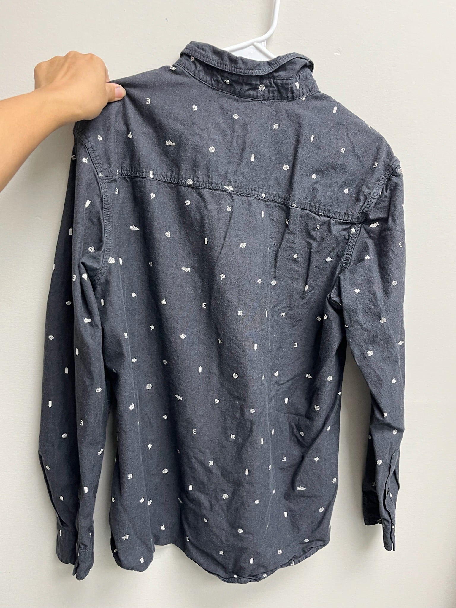Used Men’s Long Sleeve Button Up