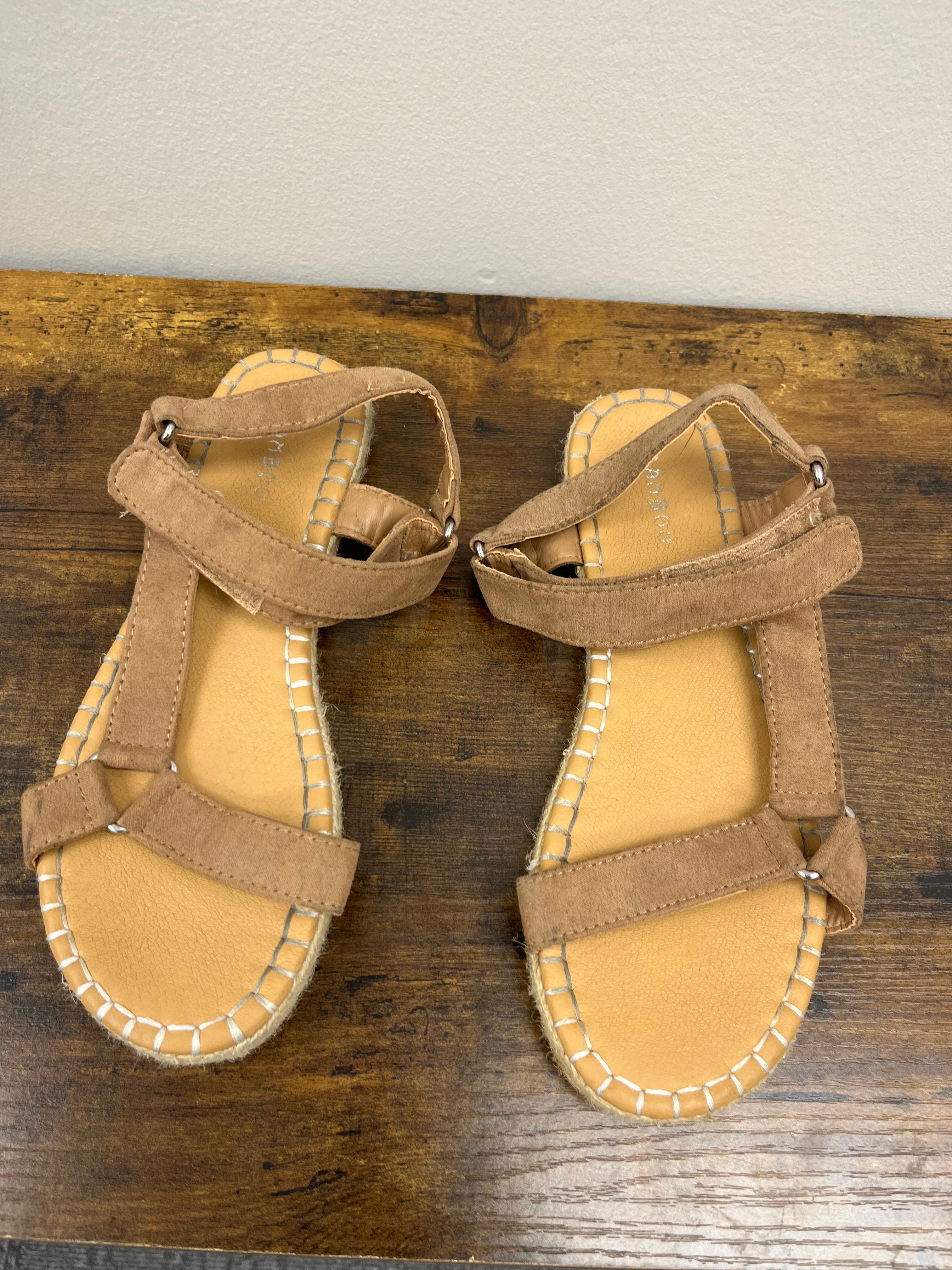 Used Women’s Tan Sandals