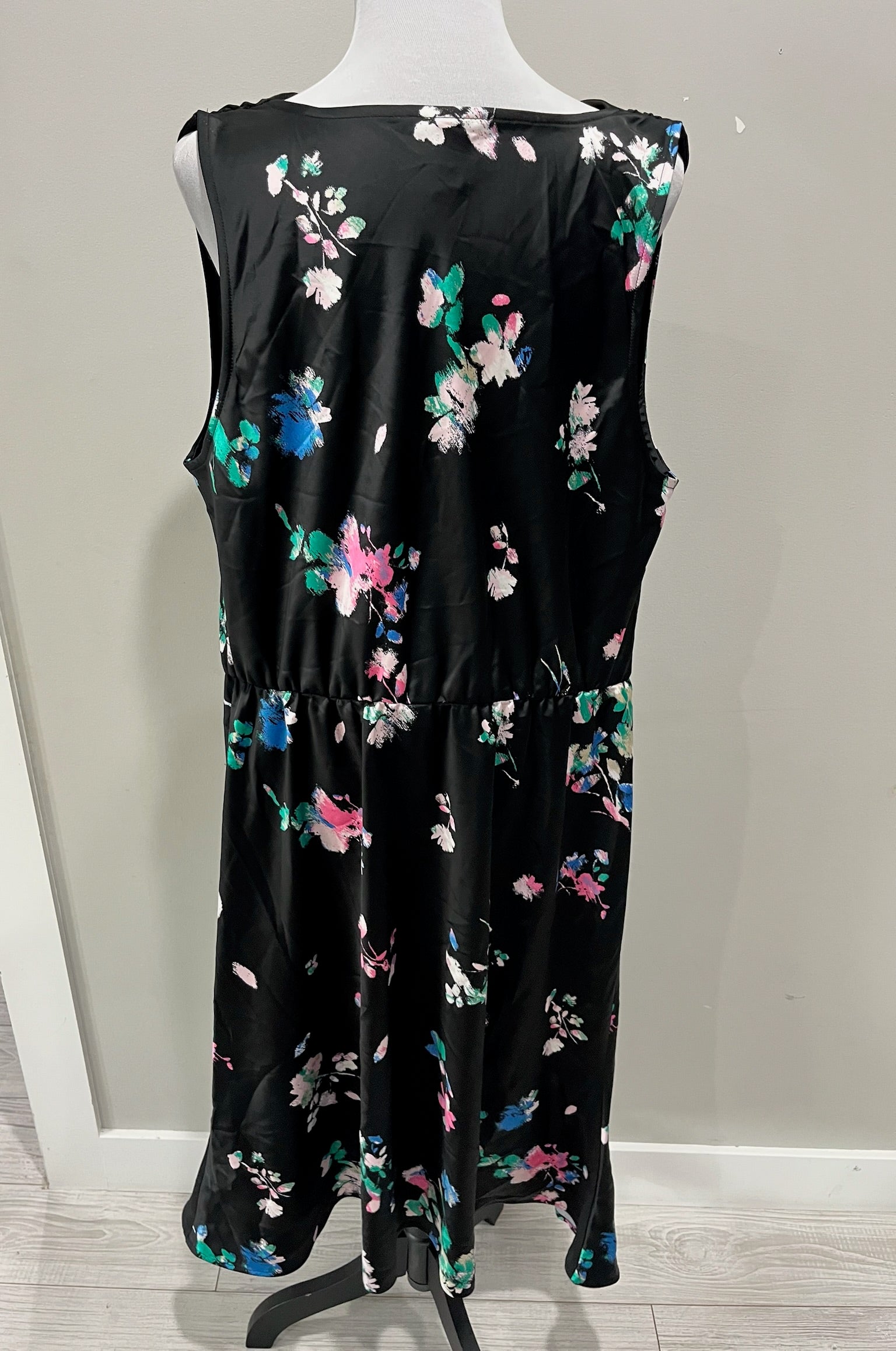 Women’s Floral Dress image 2